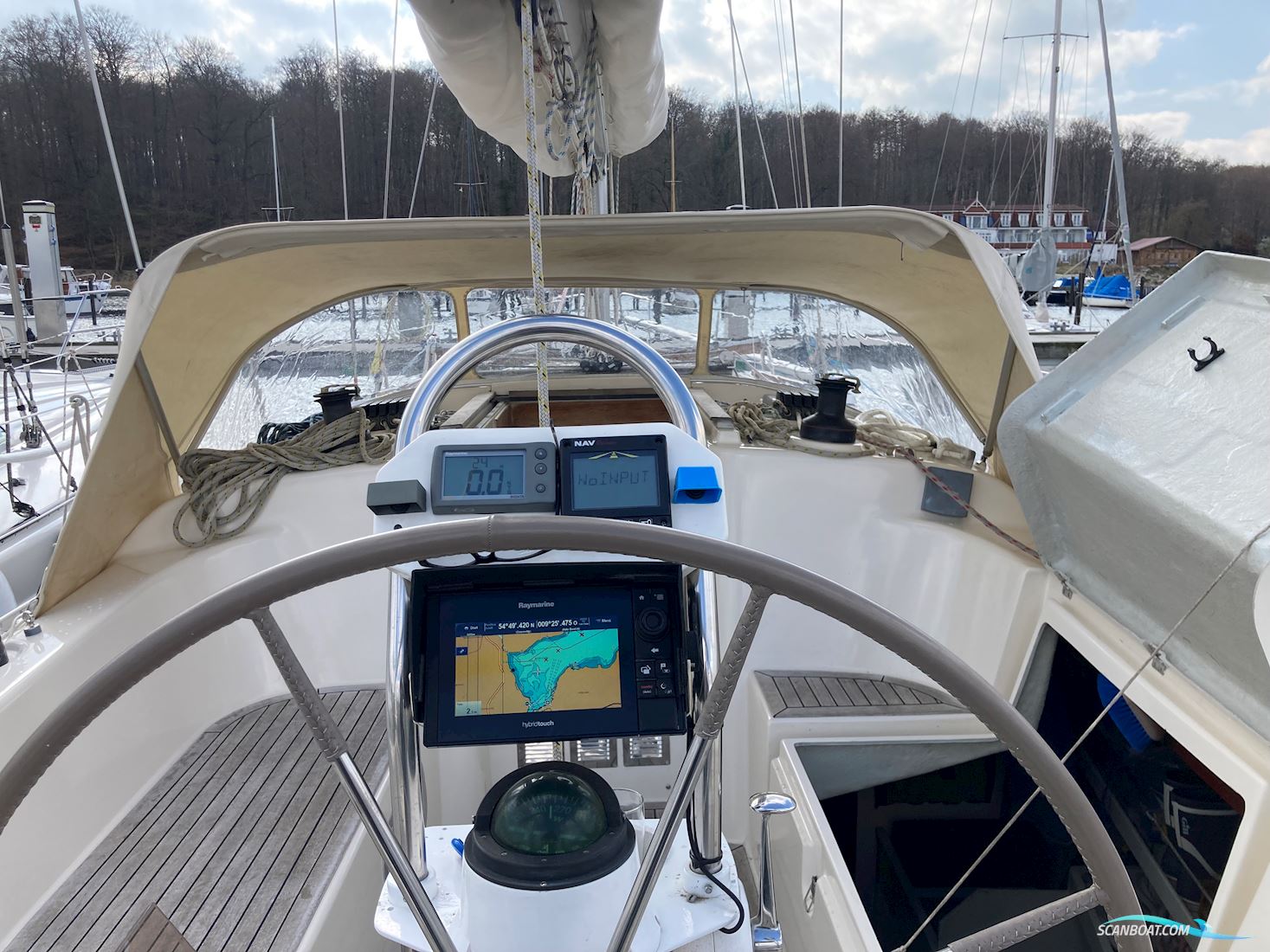 Hanse 371