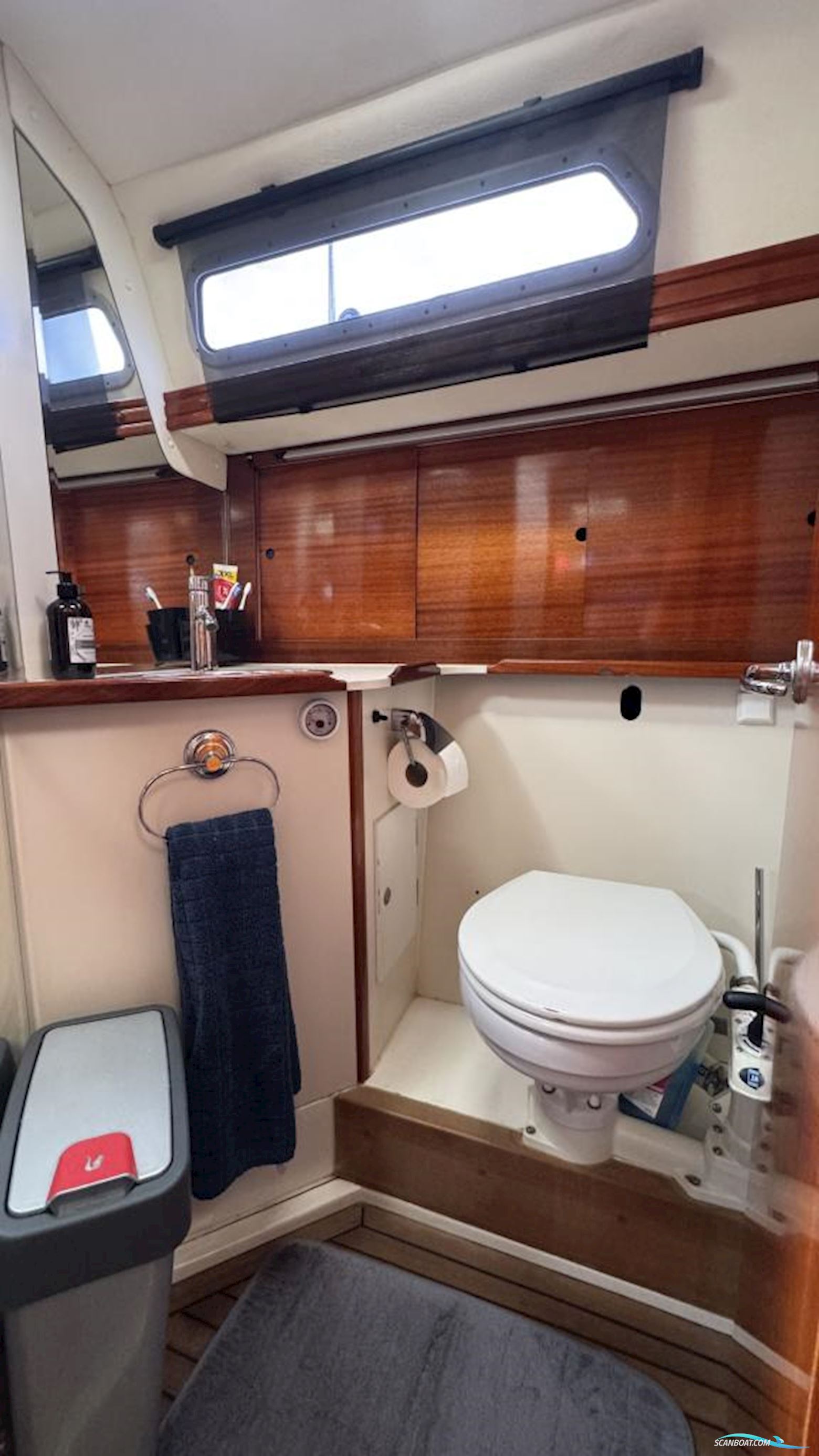 Hanse 371