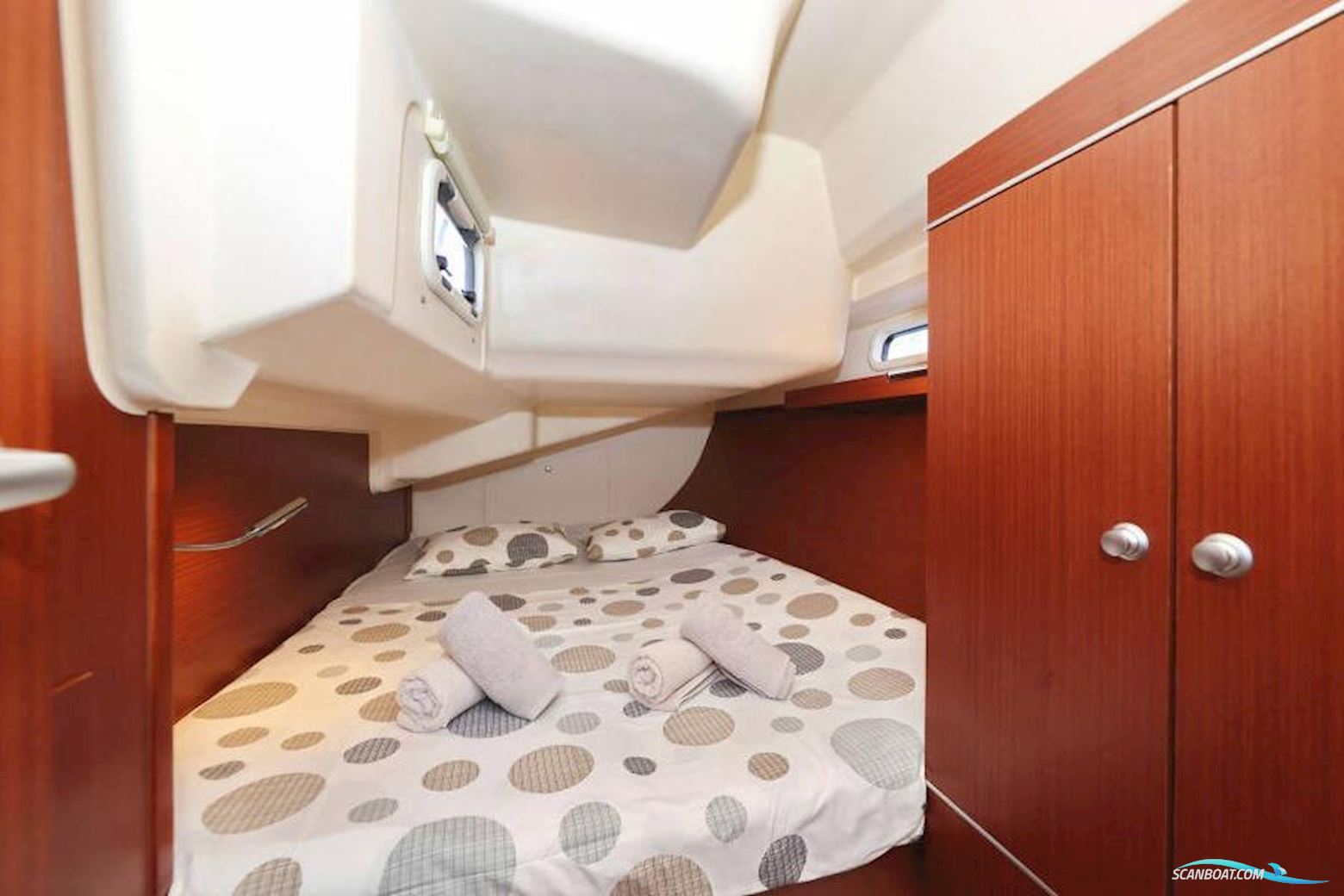 Hanse 385