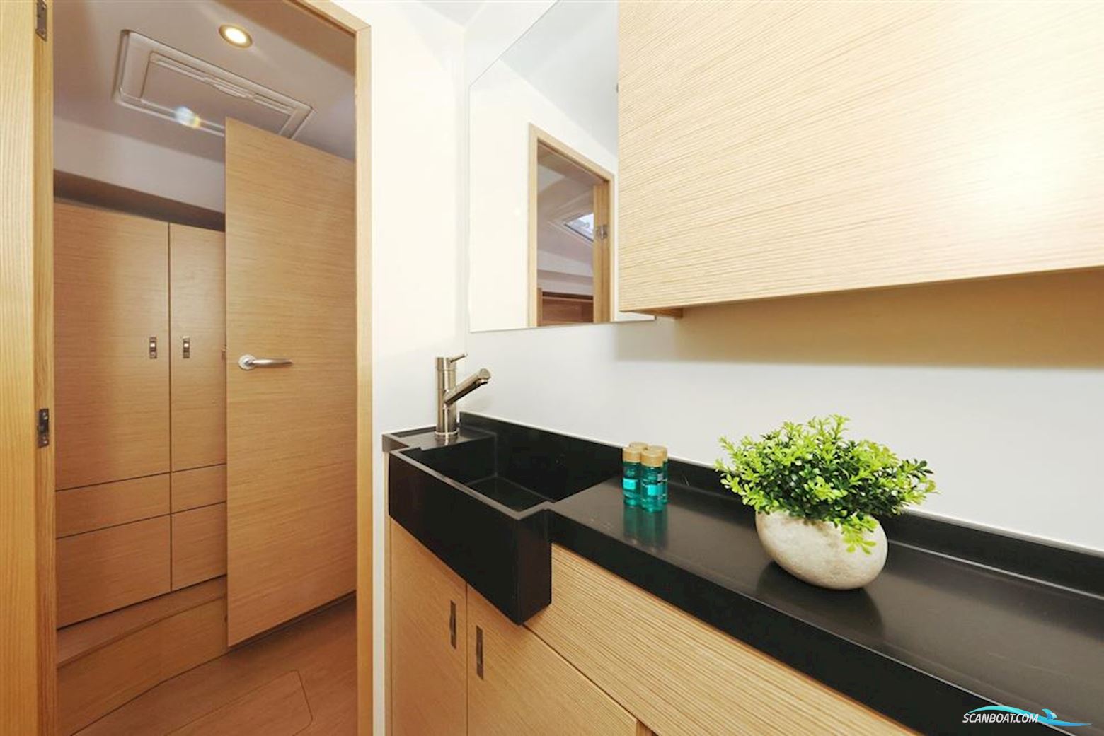 Hanse 410