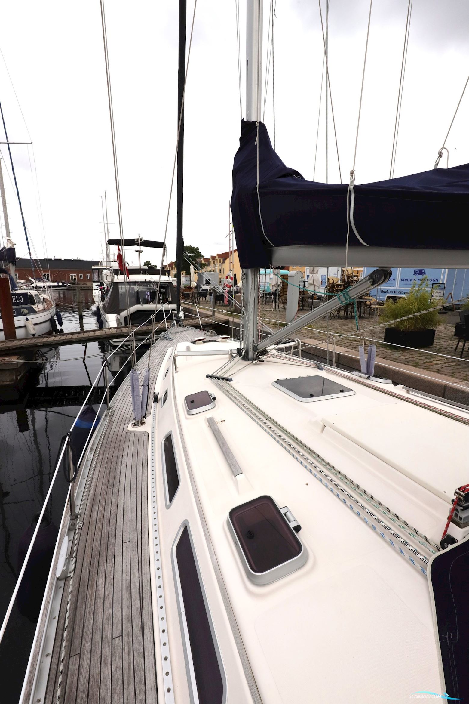 Hanse 411