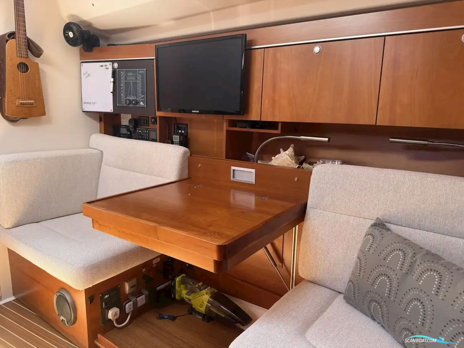 Hanse 415