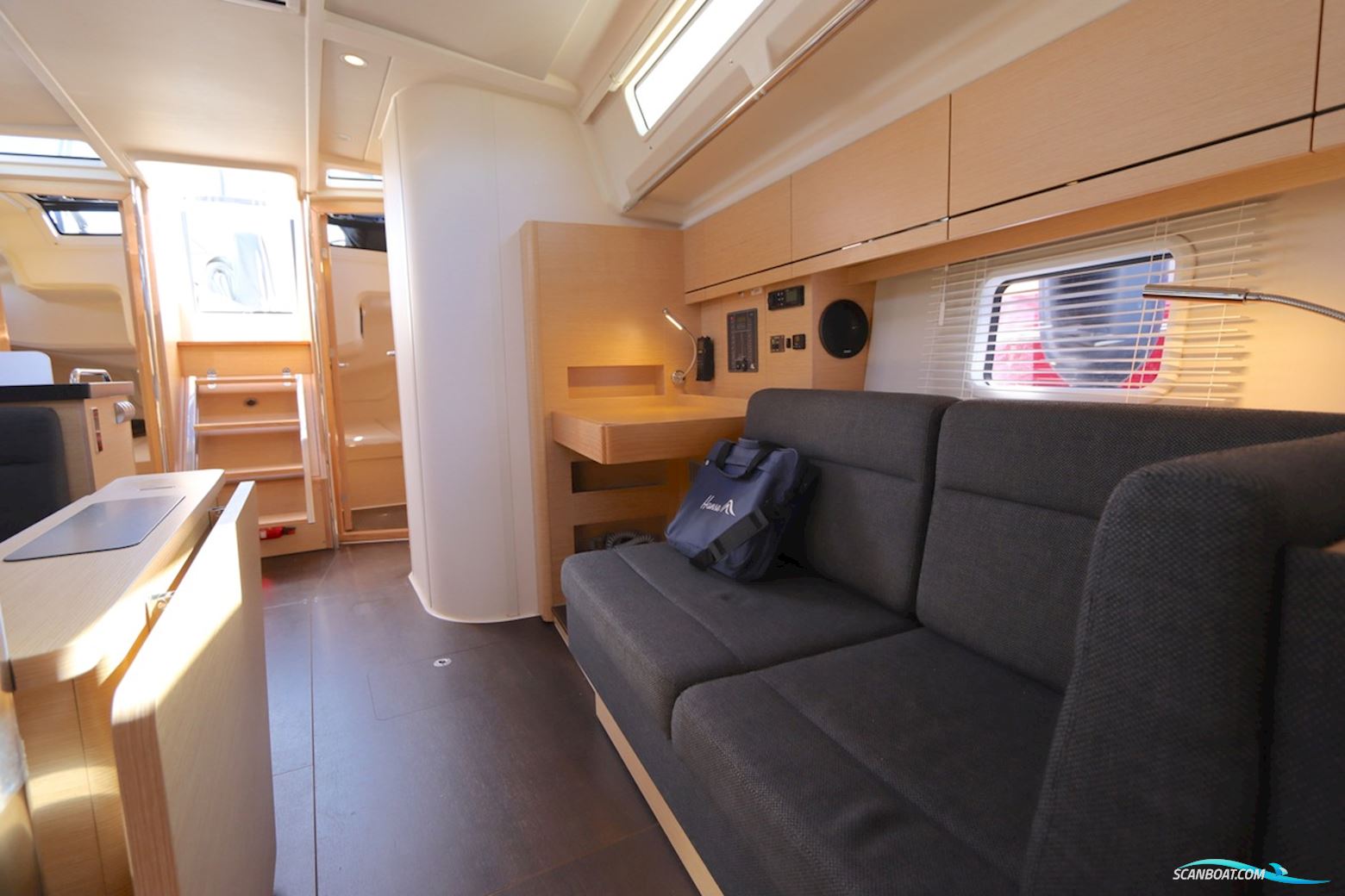 Hanse 418