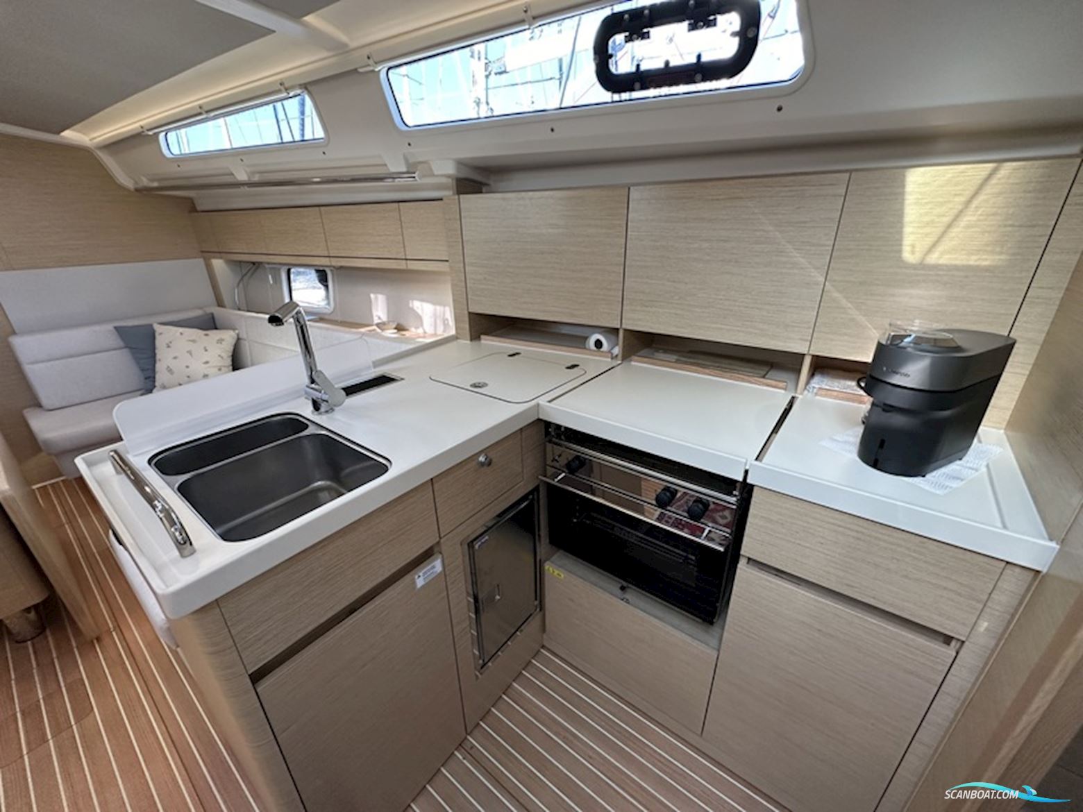 Hanse 418