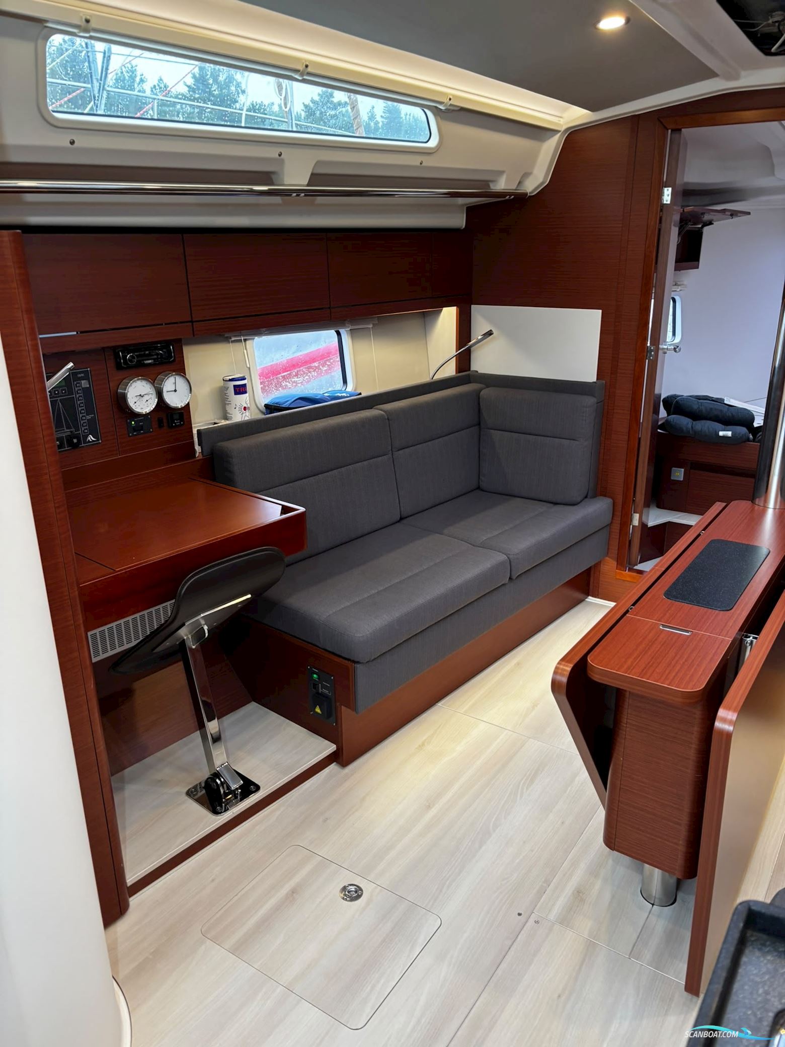 Hanse 418