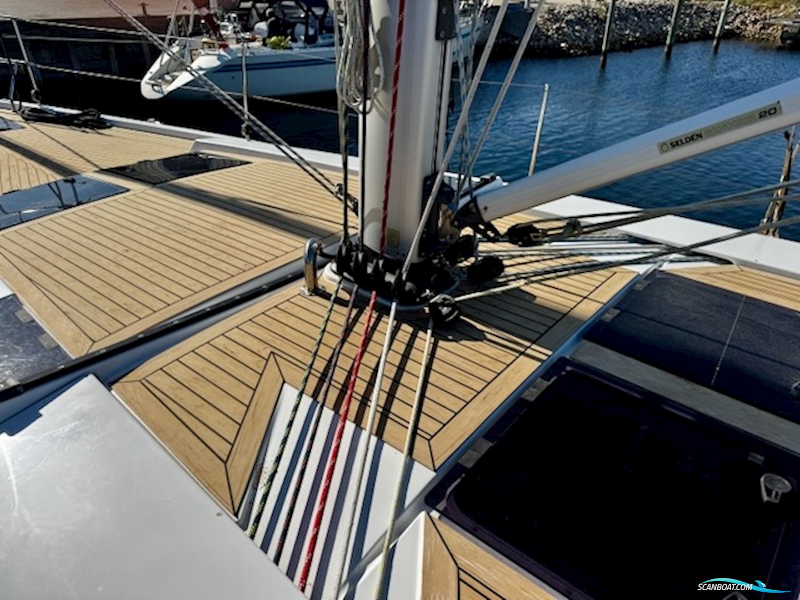 Hanse 455 "Queen B" - 2017
