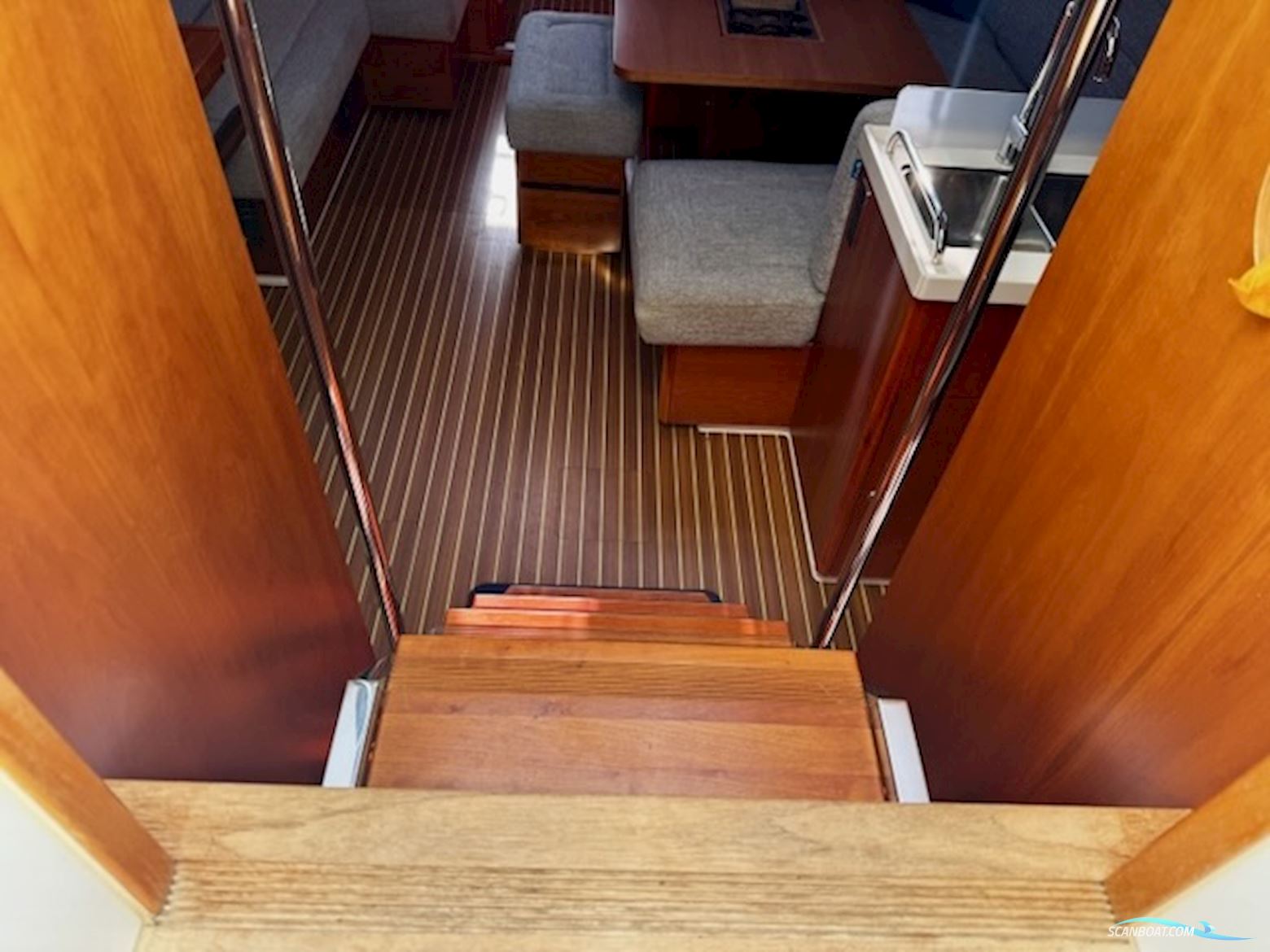 Hanse 455 "Queen B" - 2017