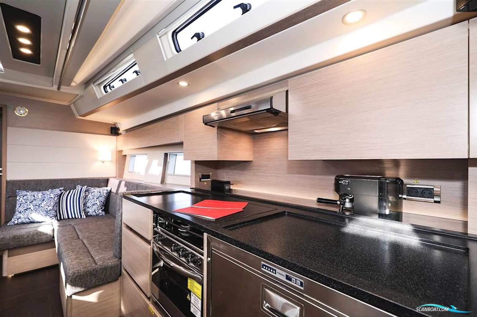 Hanse 588