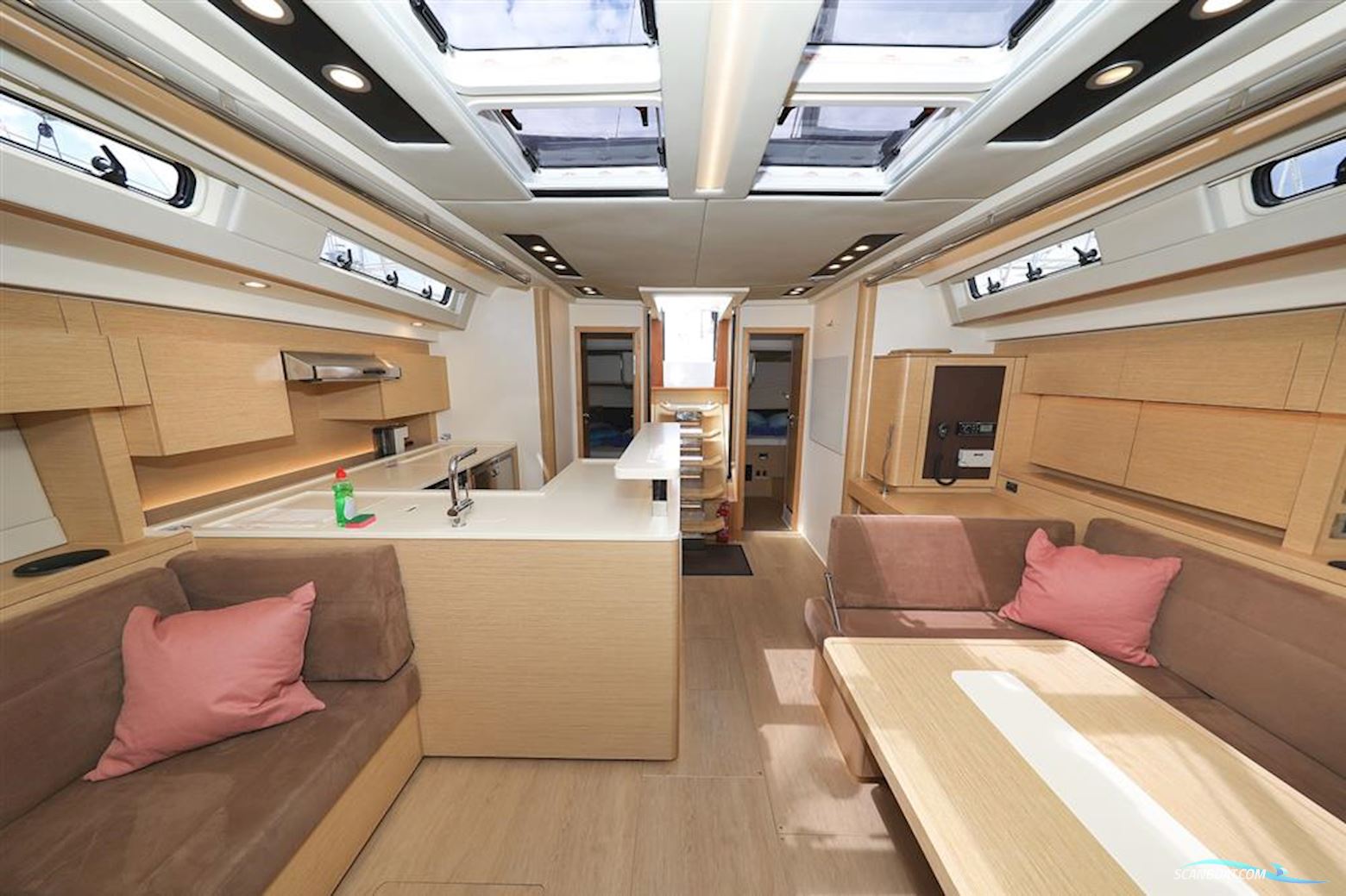 Hanse 588