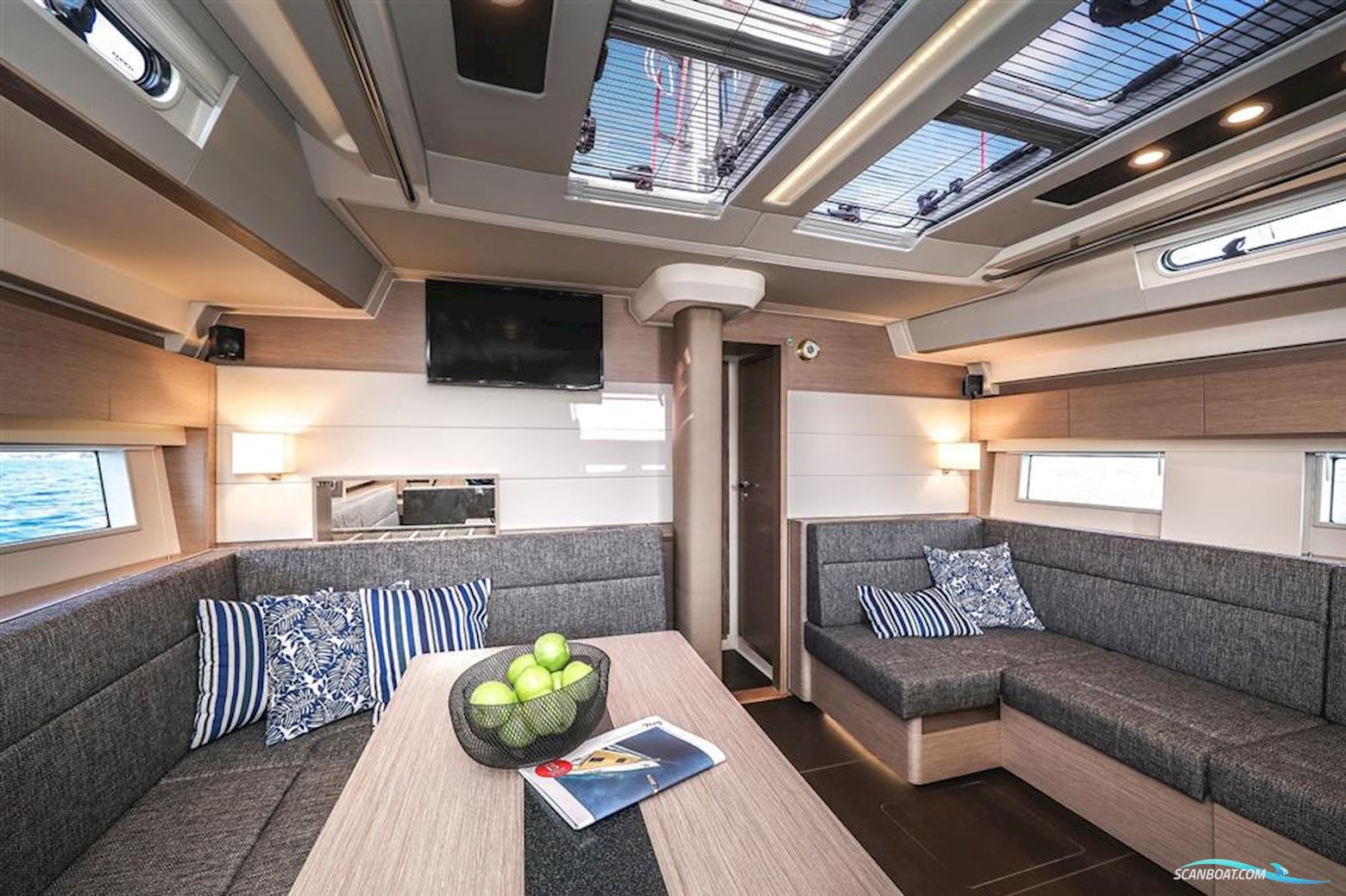 Hanse 588