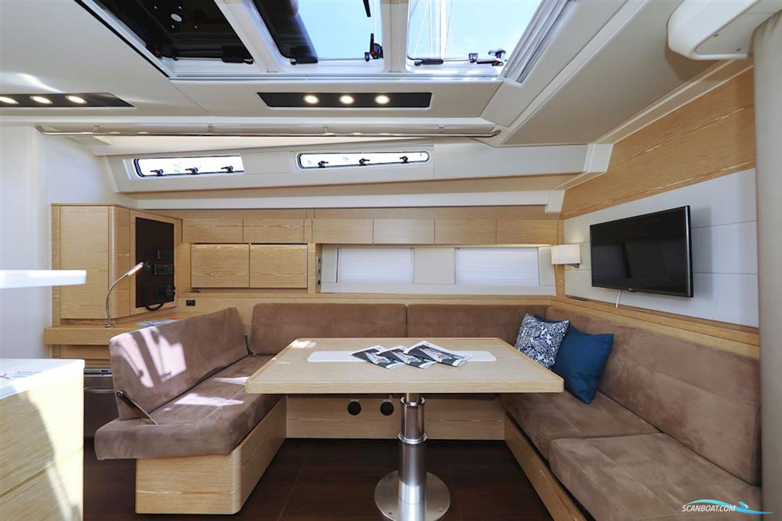 Hanse 588