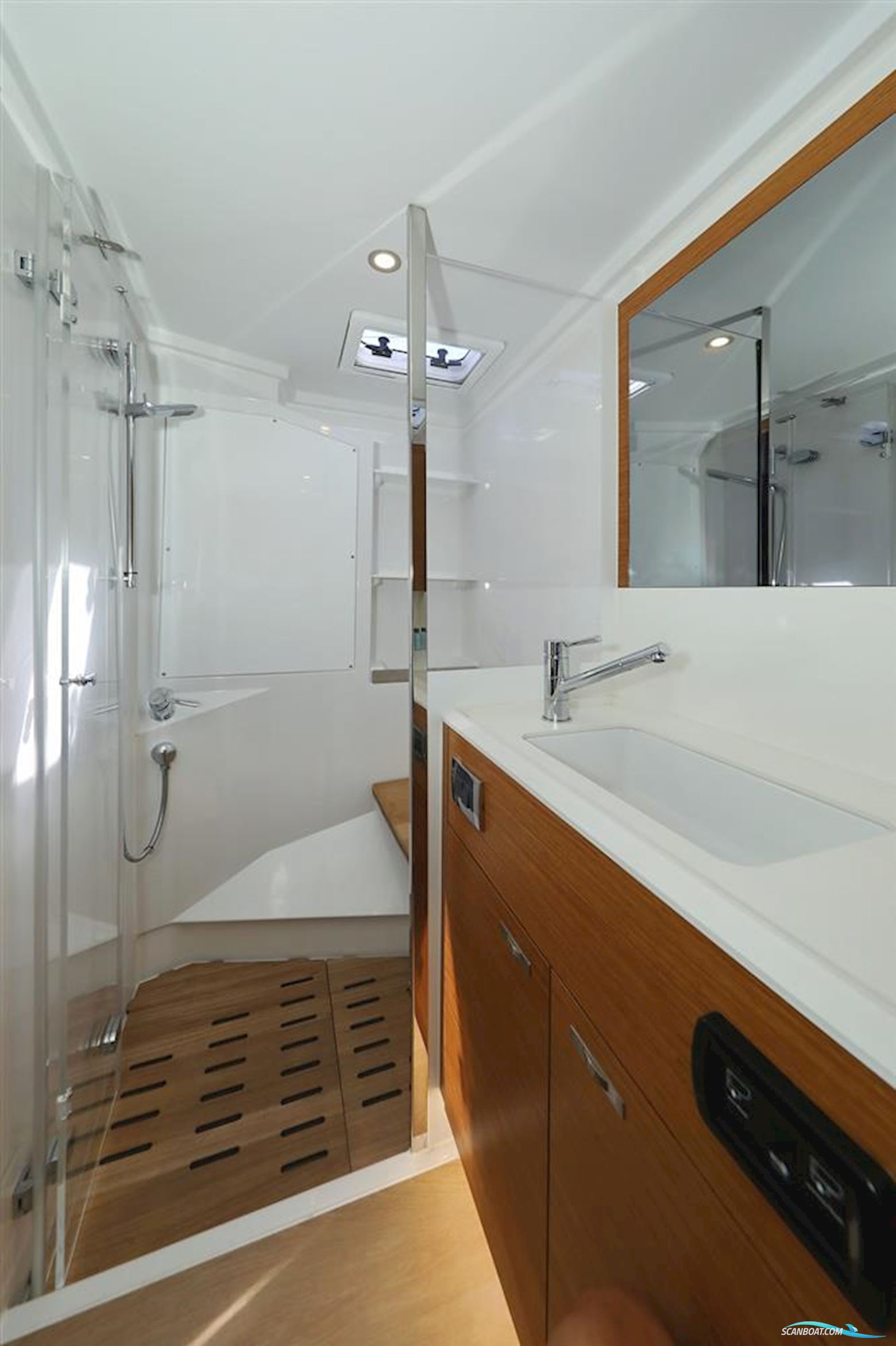 Hanse 590