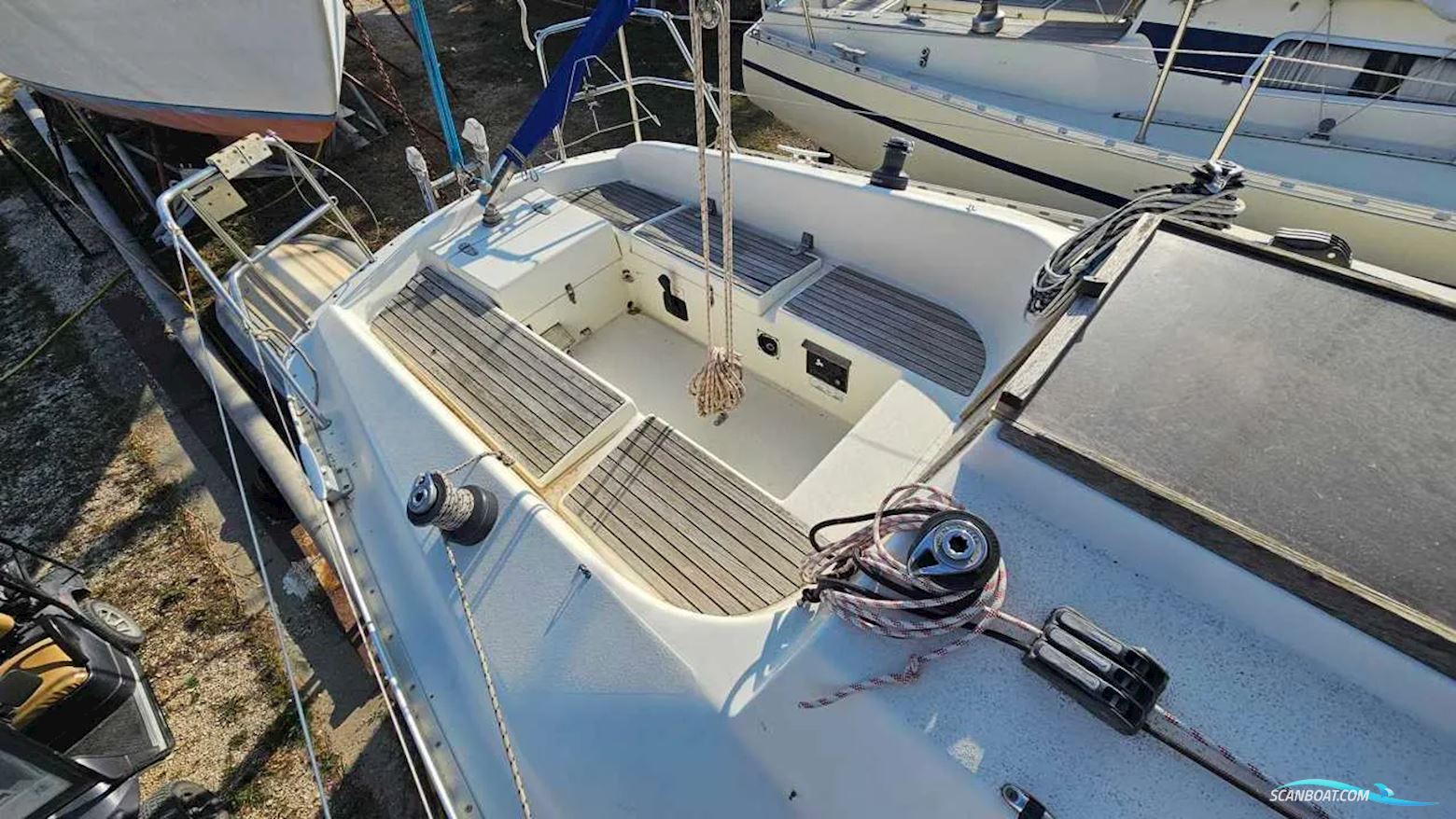 Hanse Yachts 300