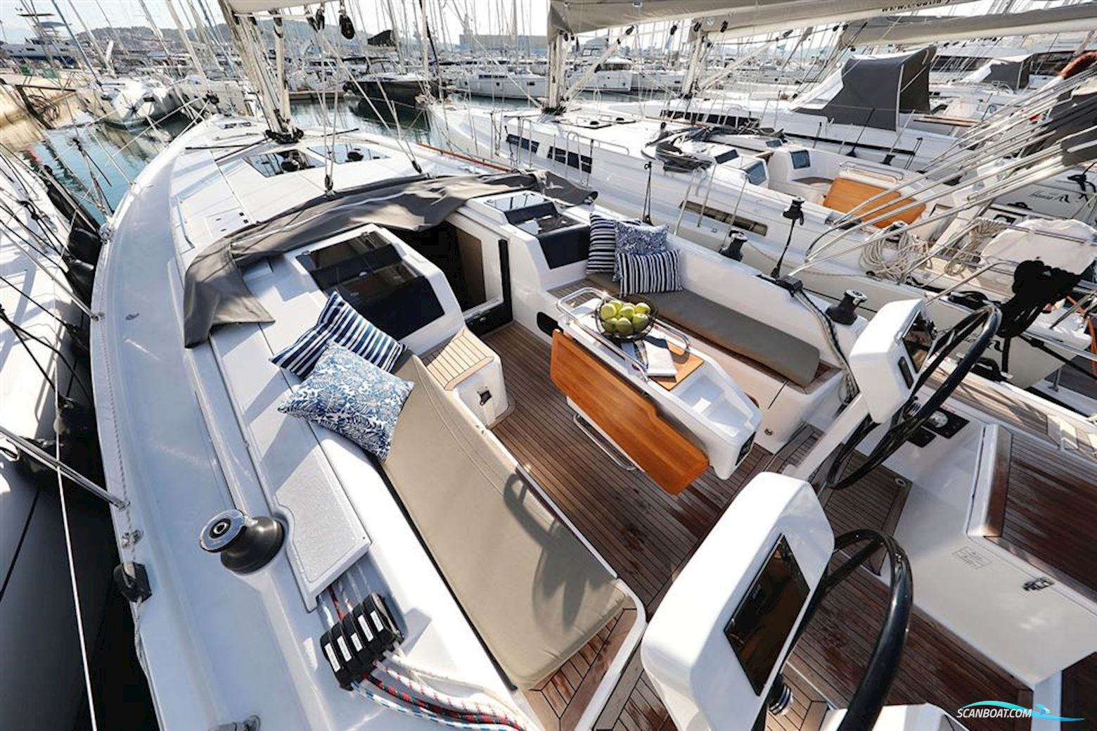 Hanse Yachts 458