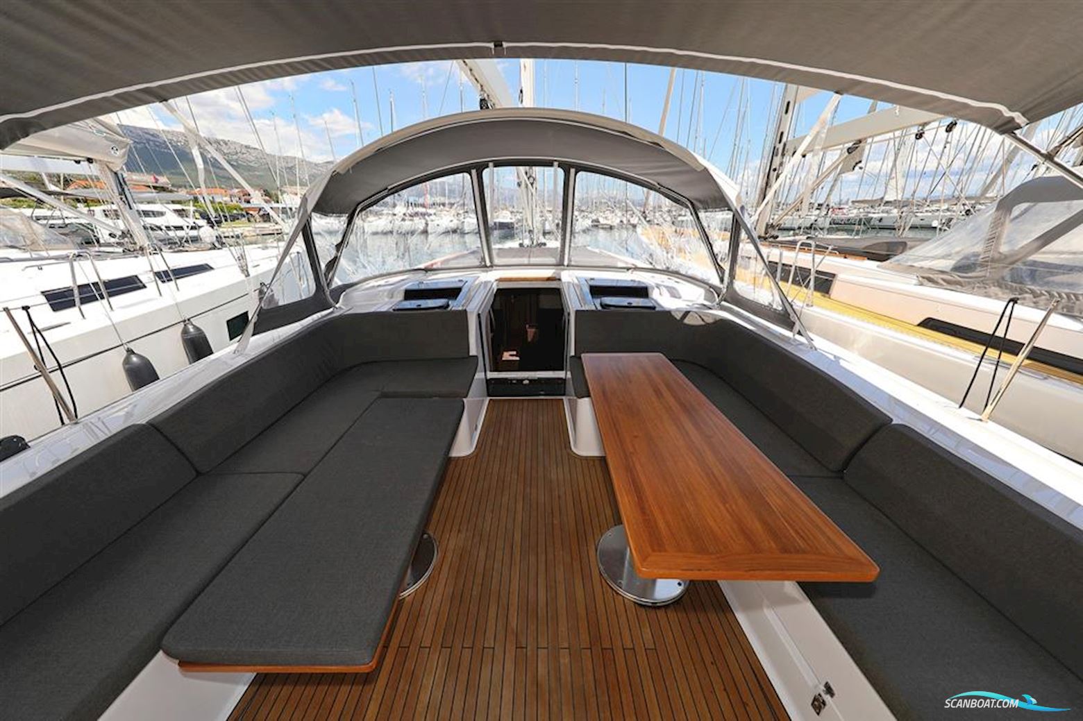 Hanse Yachts 548
