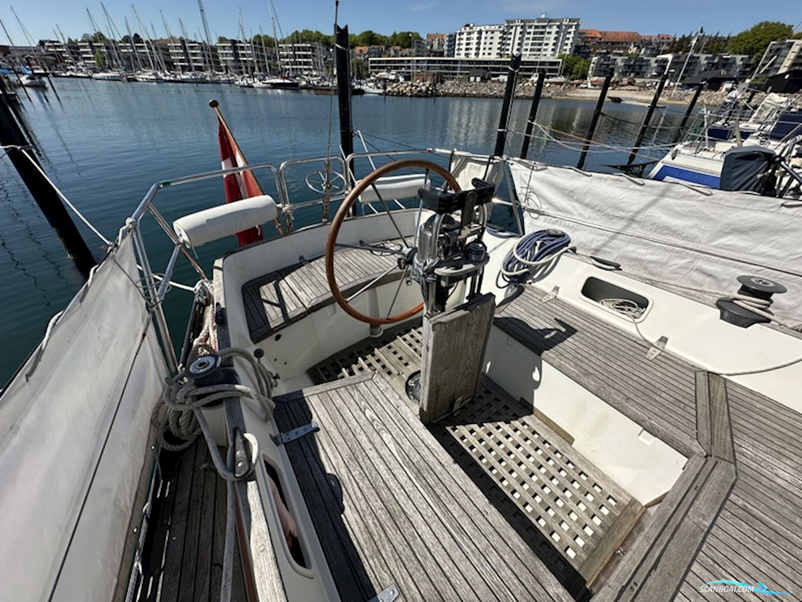 HELMSMAN 35