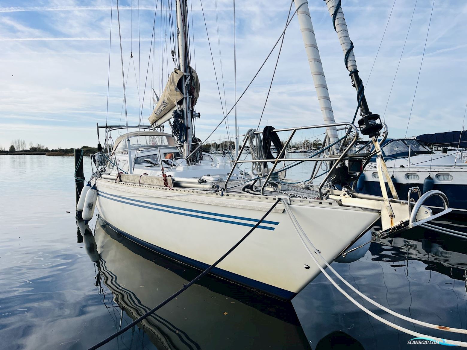 Helmsman 49DS
