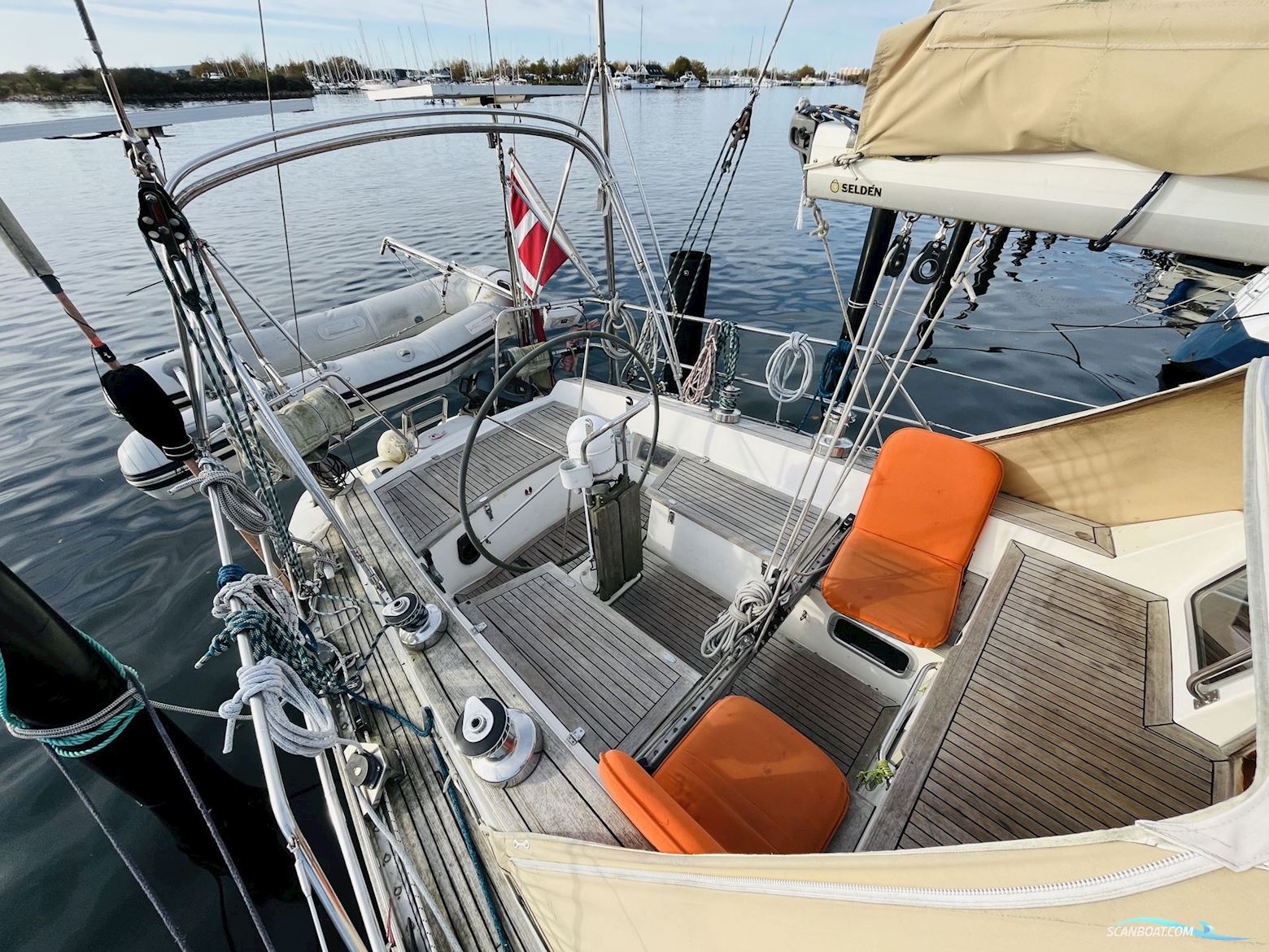 Helmsman 49DS