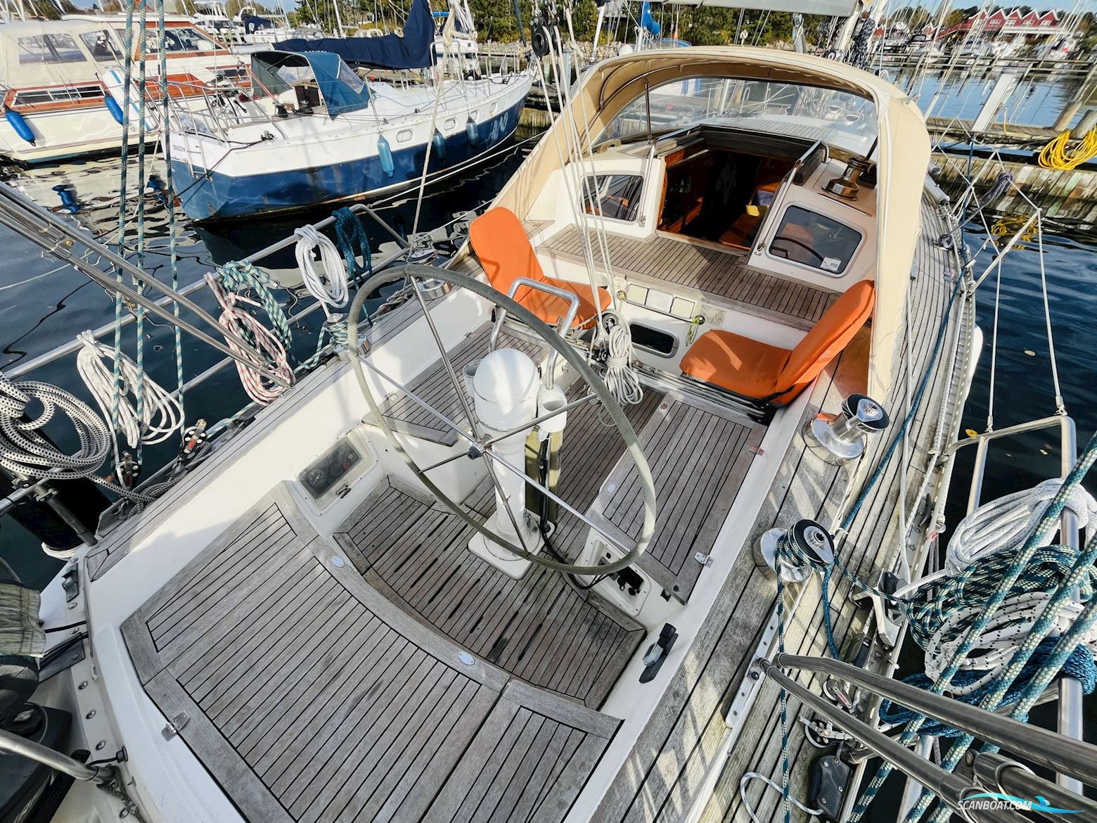 Helmsman 49DS