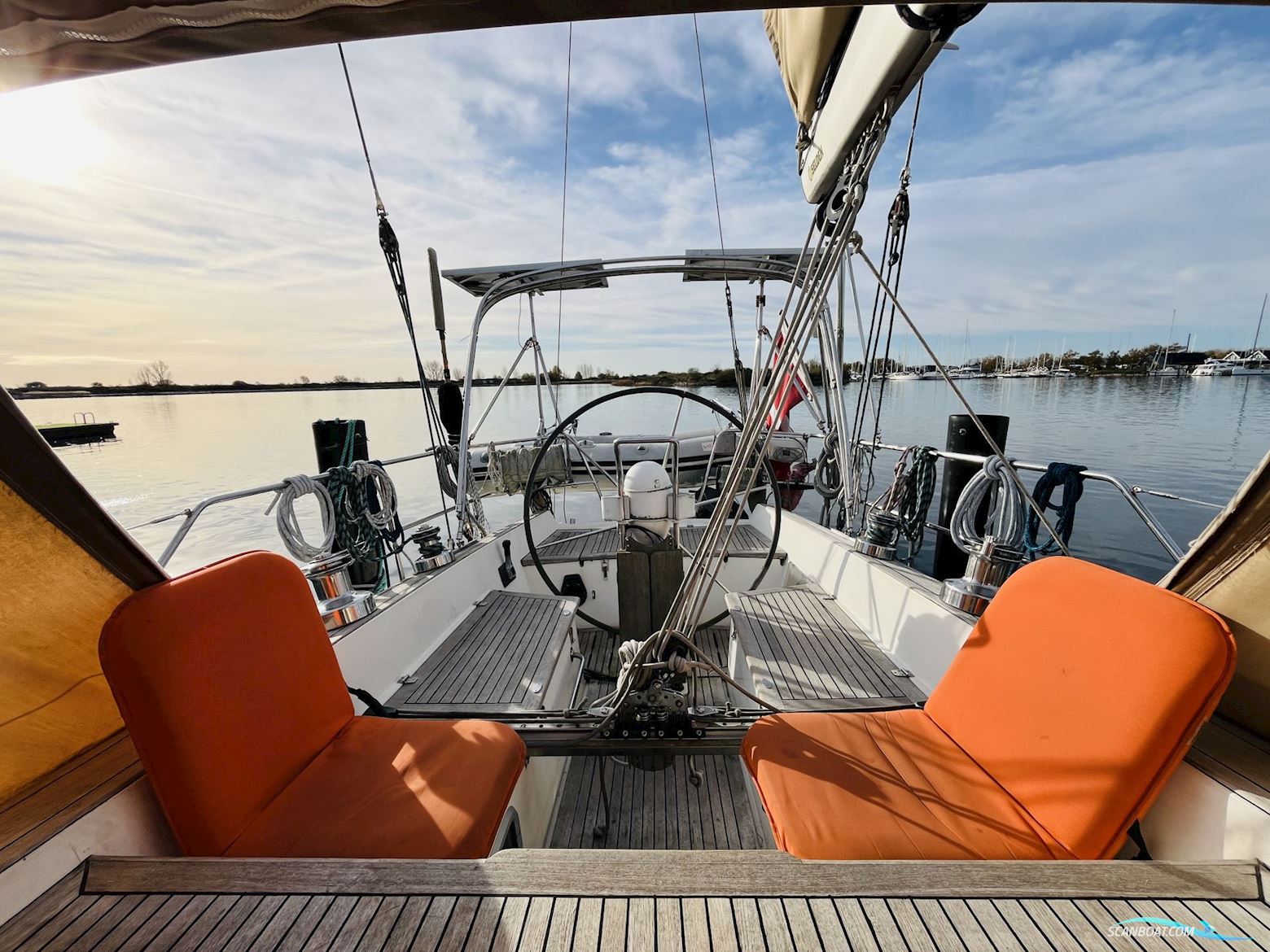 Helmsman 49DS
