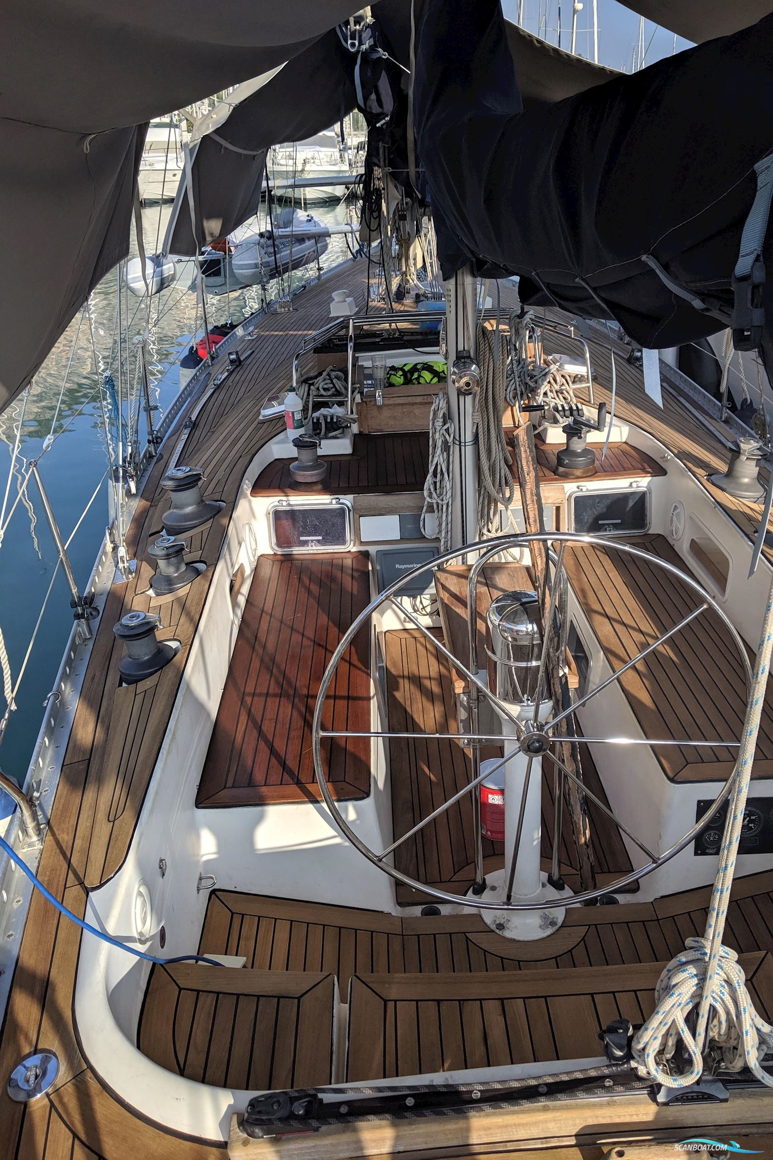 Helmsman Bosun Queen 55