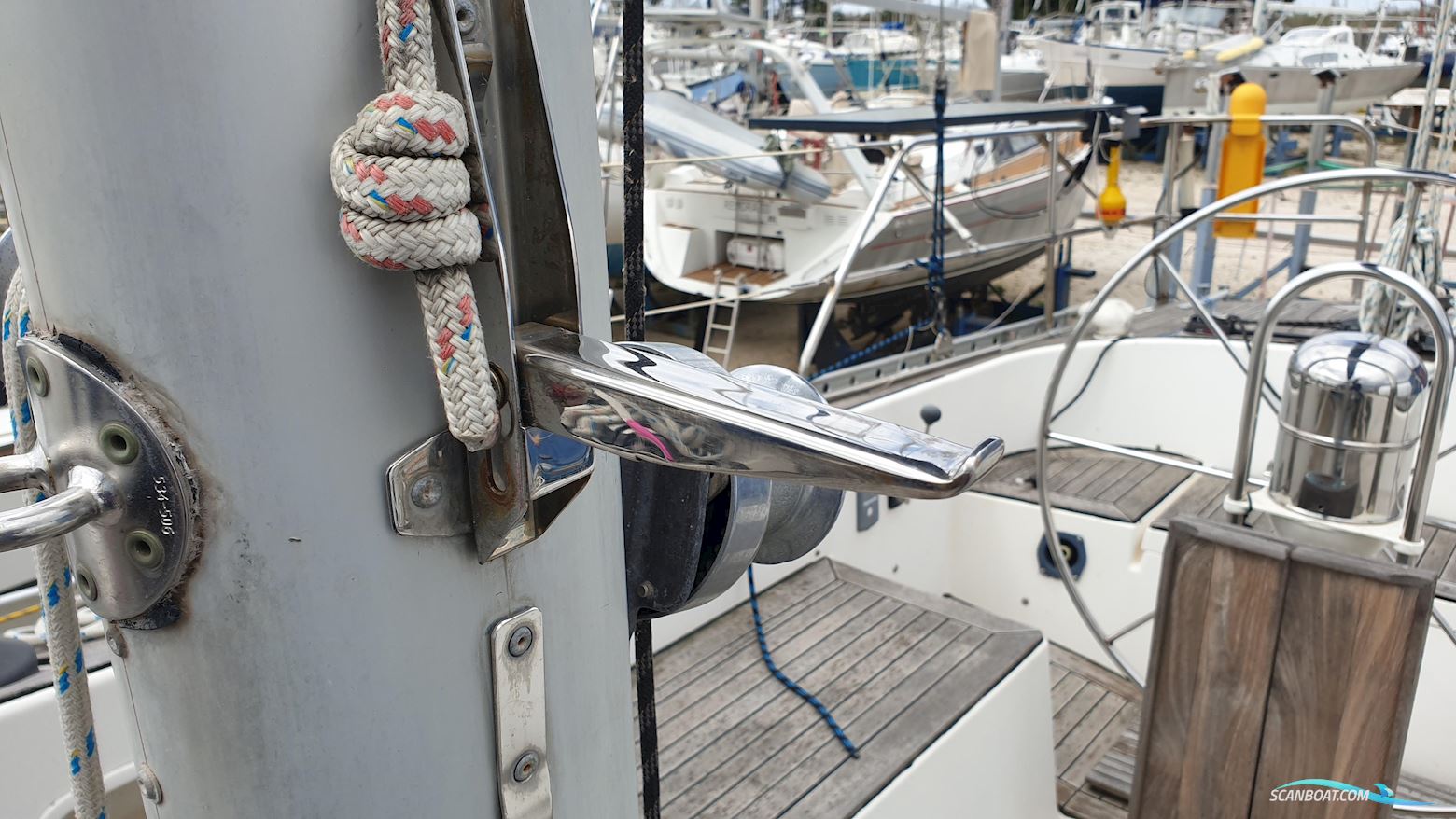 Helmsman Bosun Queen 55