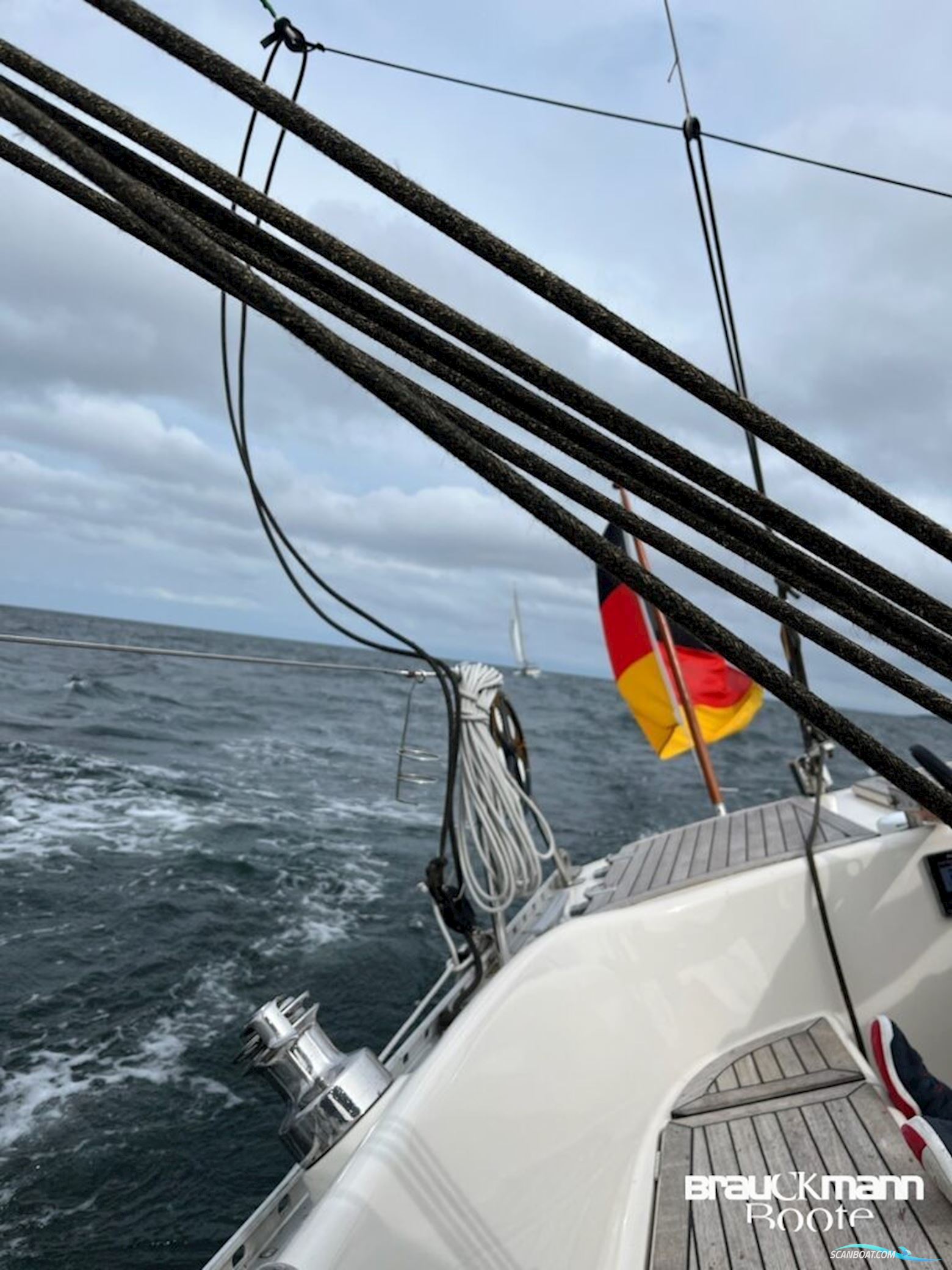 Helmsman Yachts 1200