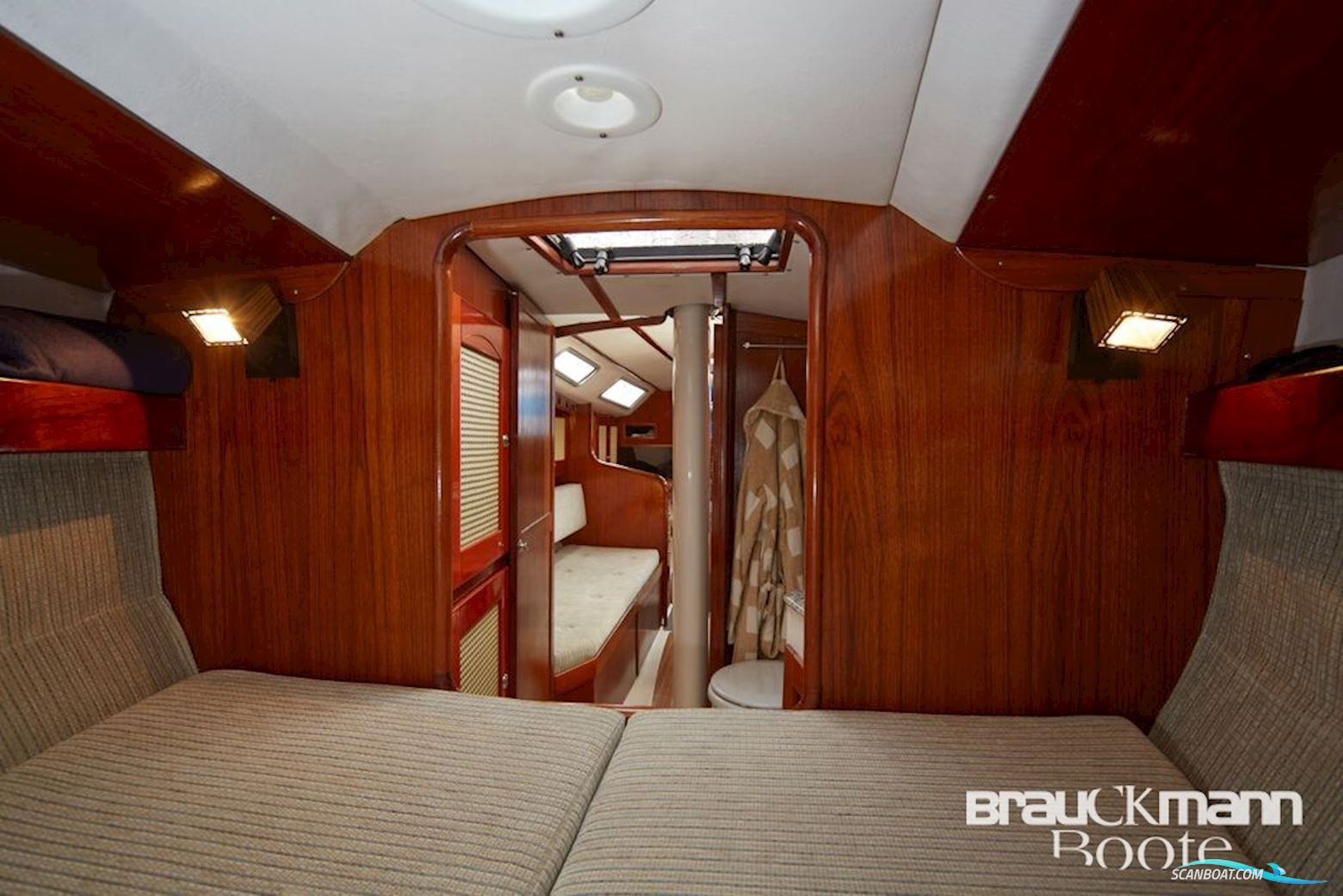 Helmsman Yachts 1200