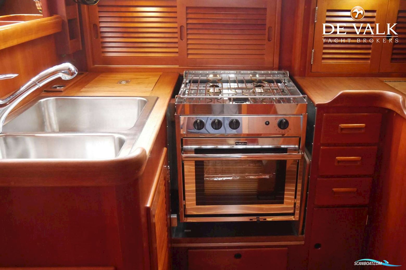 HINCKLEY Sou'wester 52