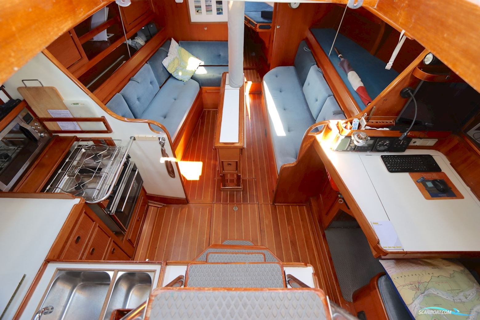 Holman & Pye Red Admiral 36