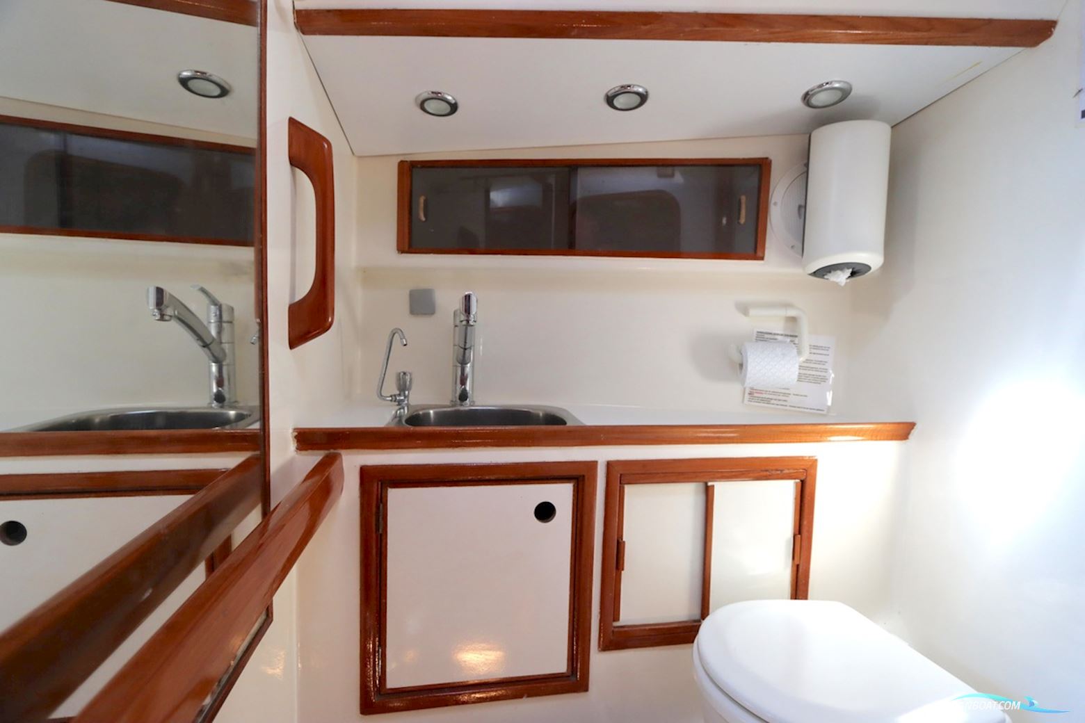 Holman & Pye Red Admiral 36