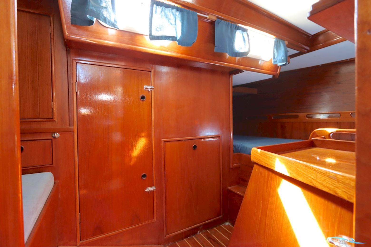 Holman & Pye Red Admiral