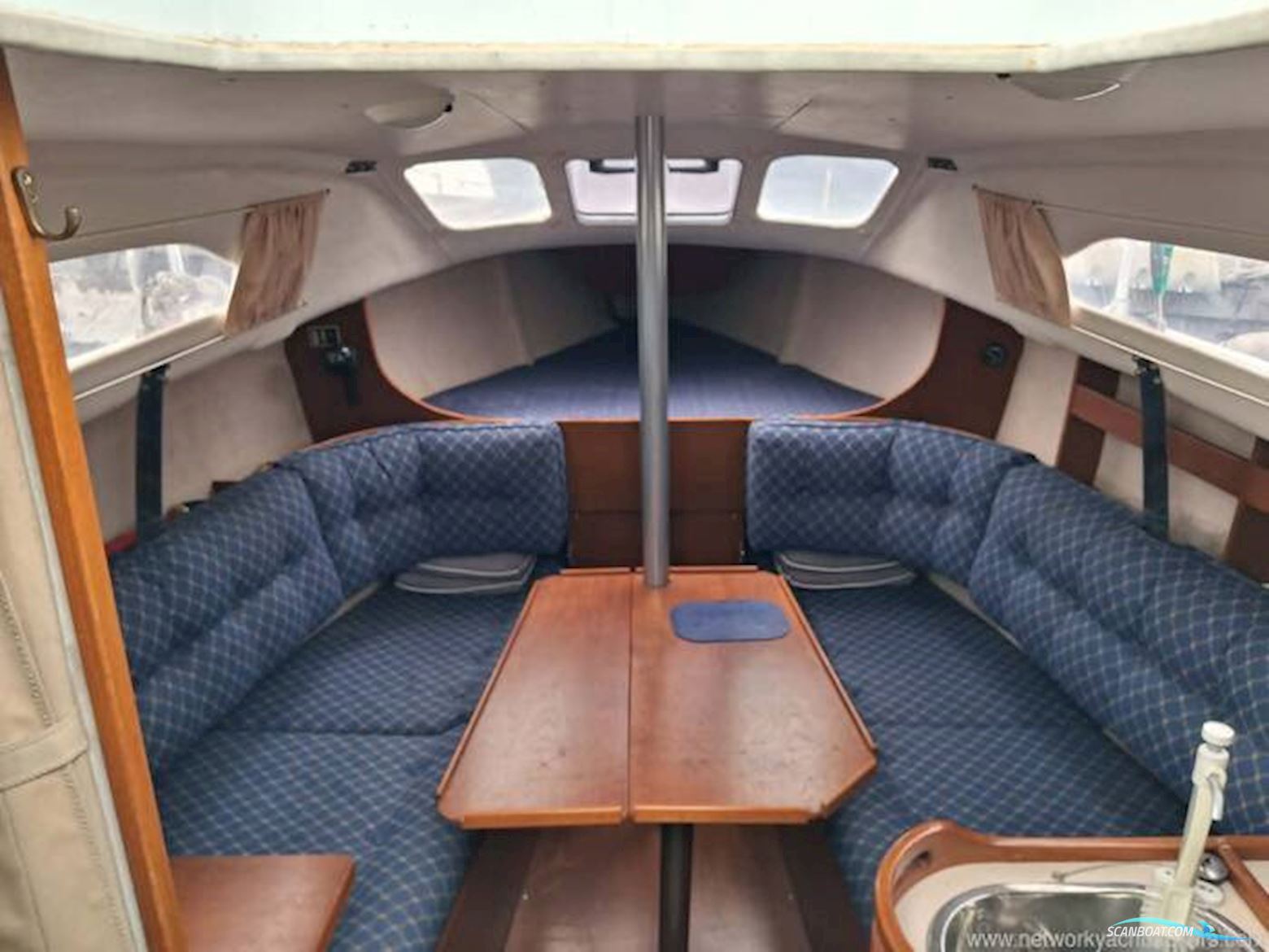 Hunter 245