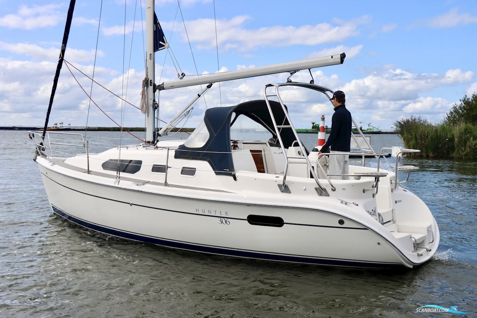 Hunter 306