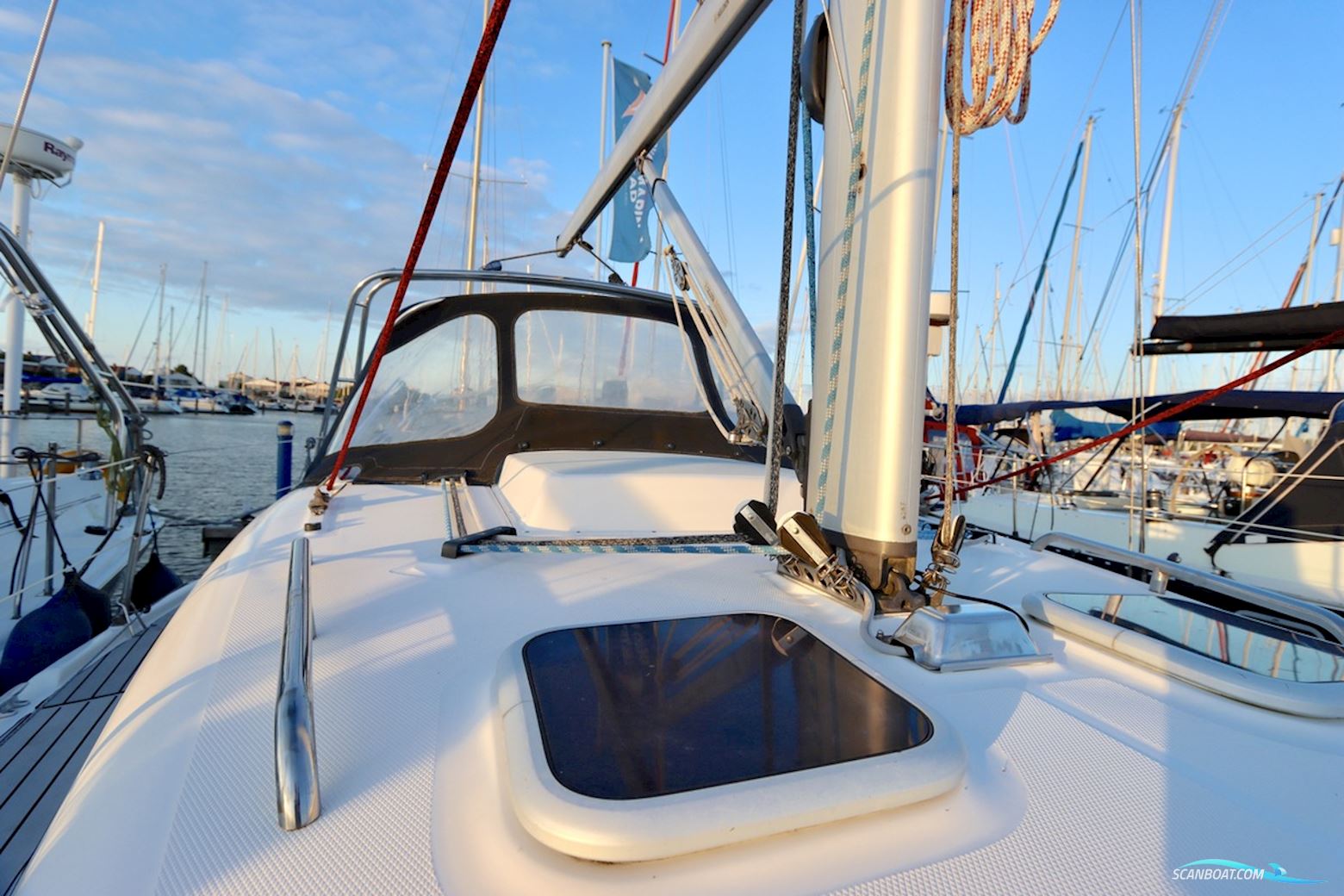 Hunter 306