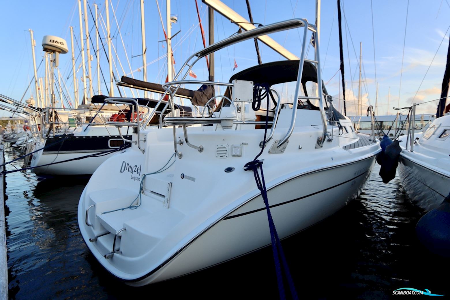 Hunter 306