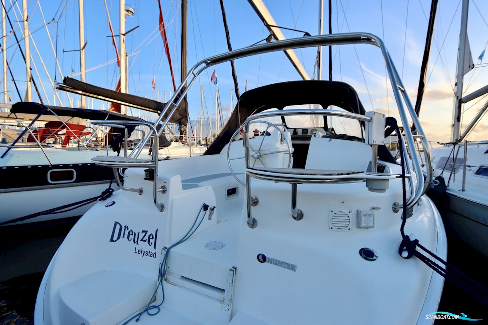 Hunter 306