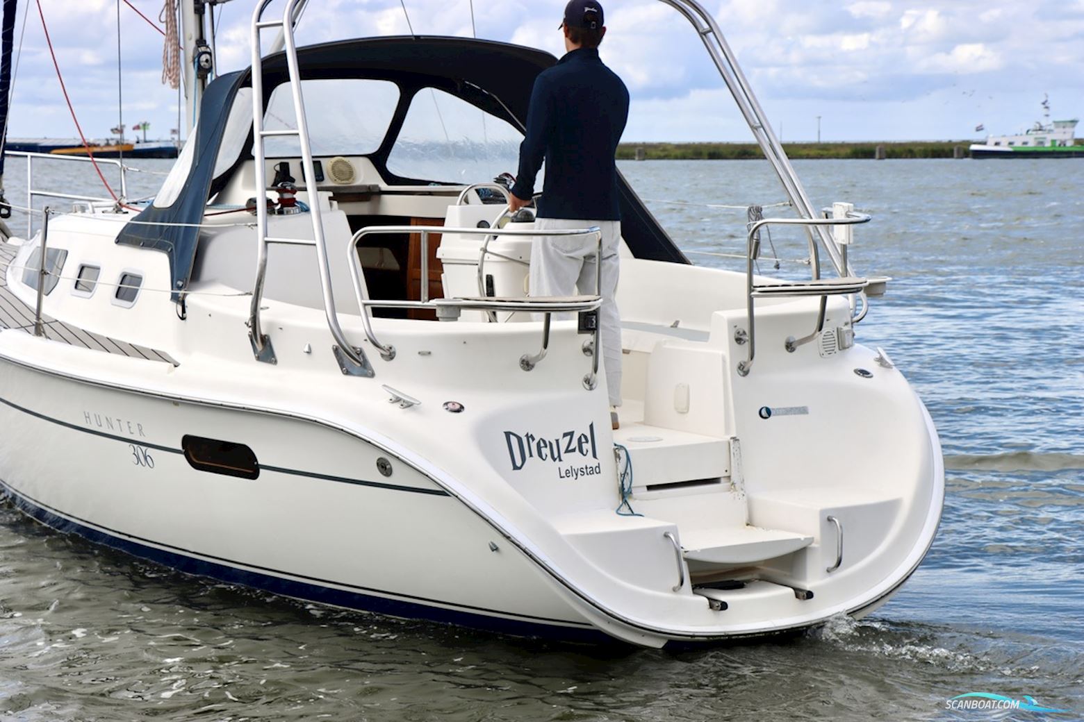 Hunter 306