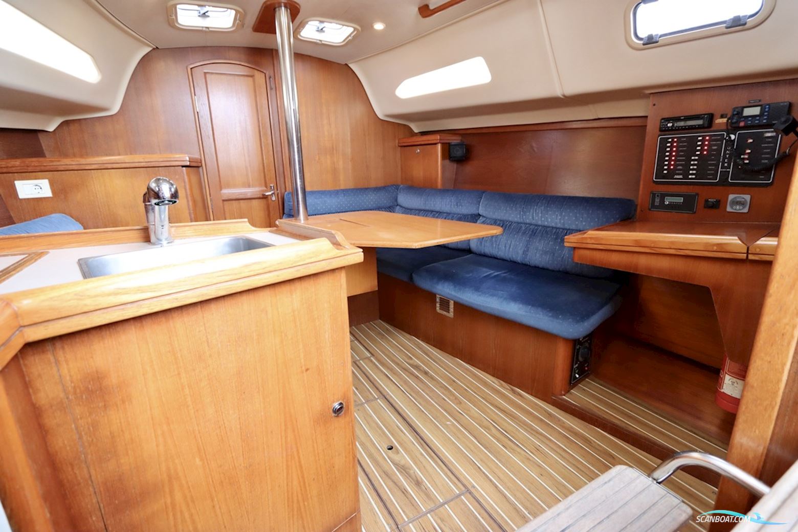 Hunter 306
