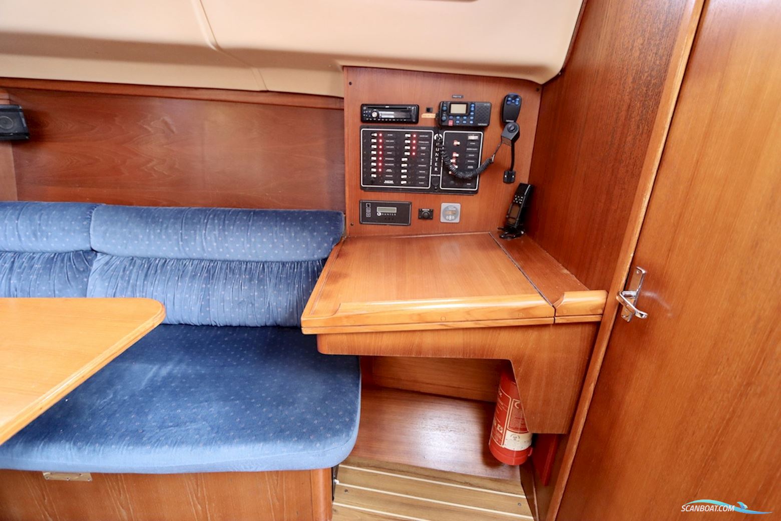 Hunter 306