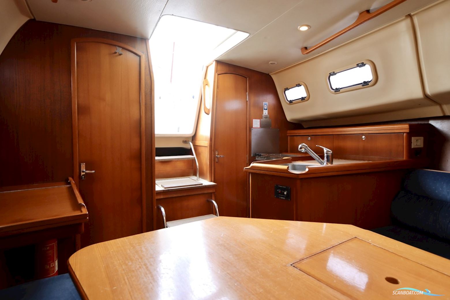 Hunter 306