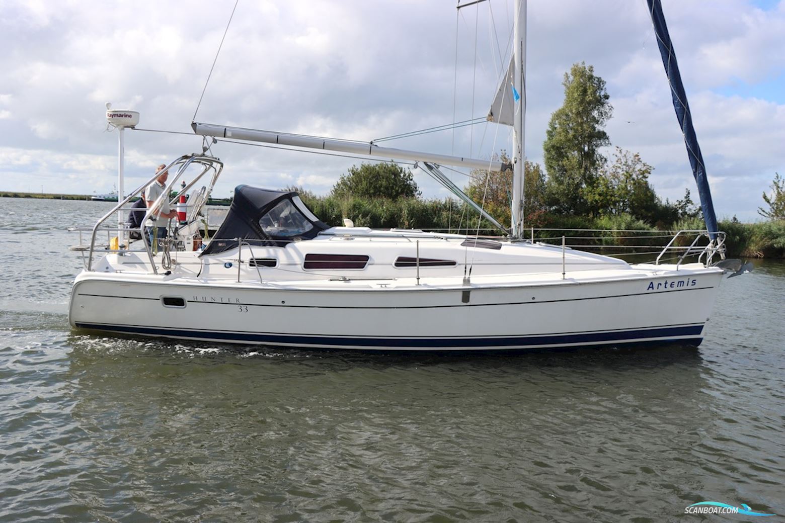 Hunter 33