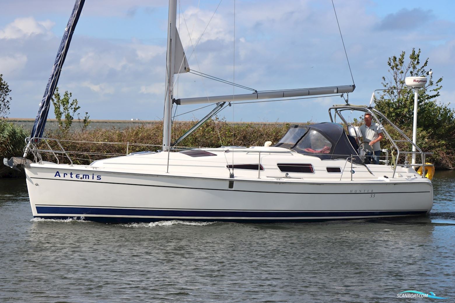 Hunter 33