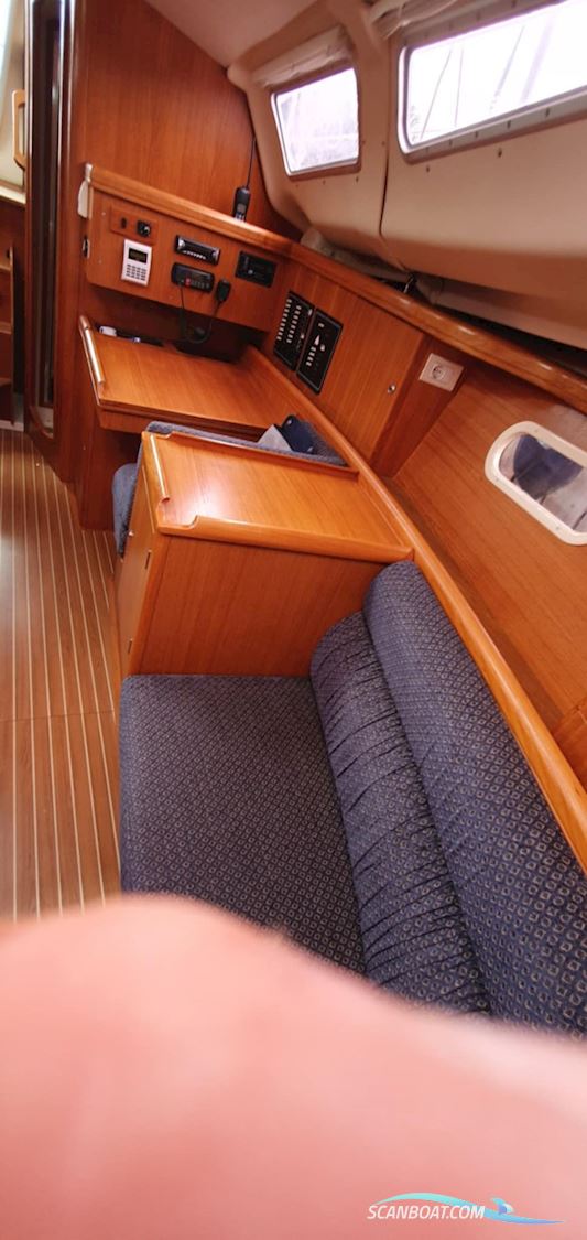 Hunter 36