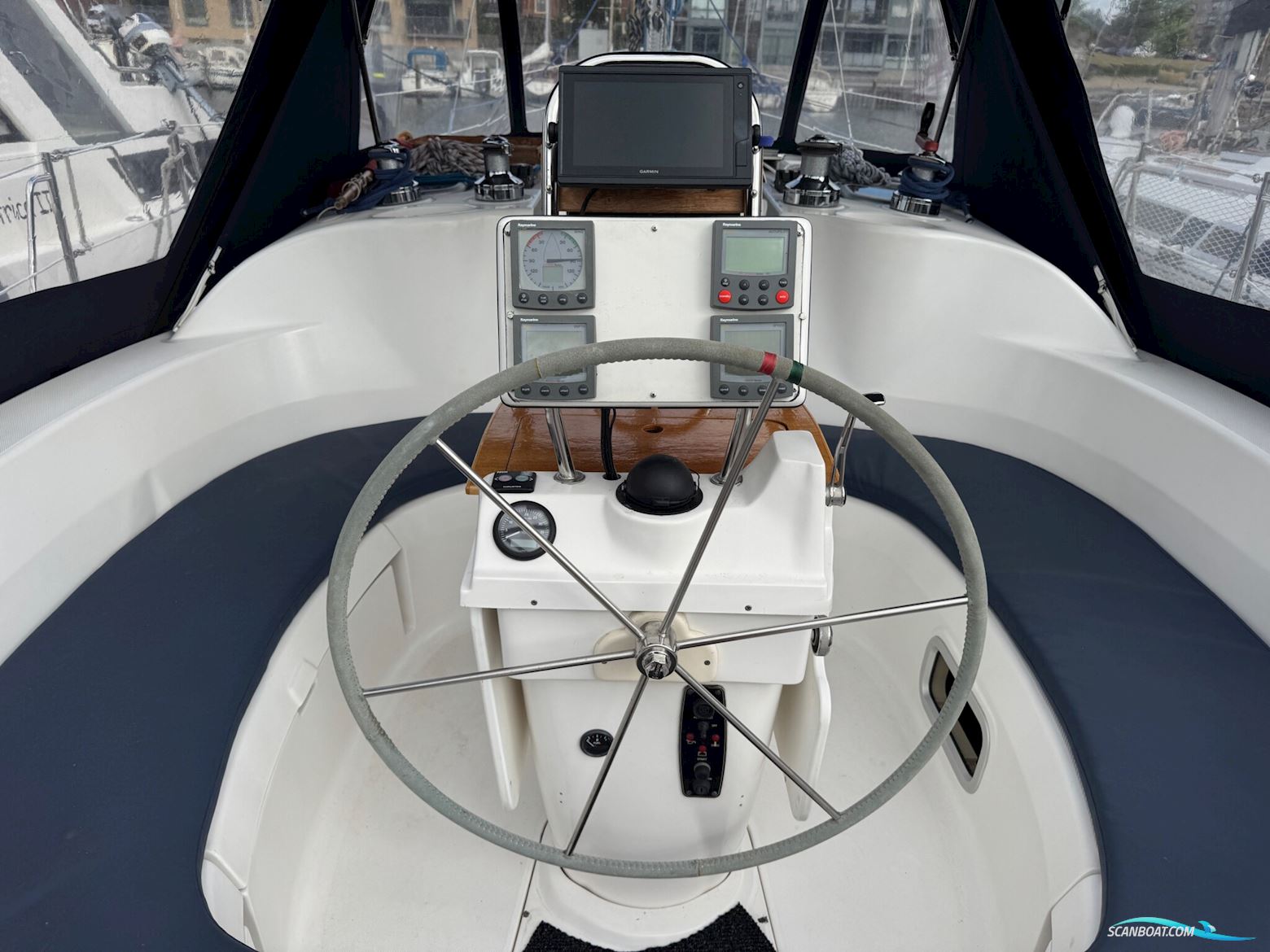 Hunter 386 “Legend”