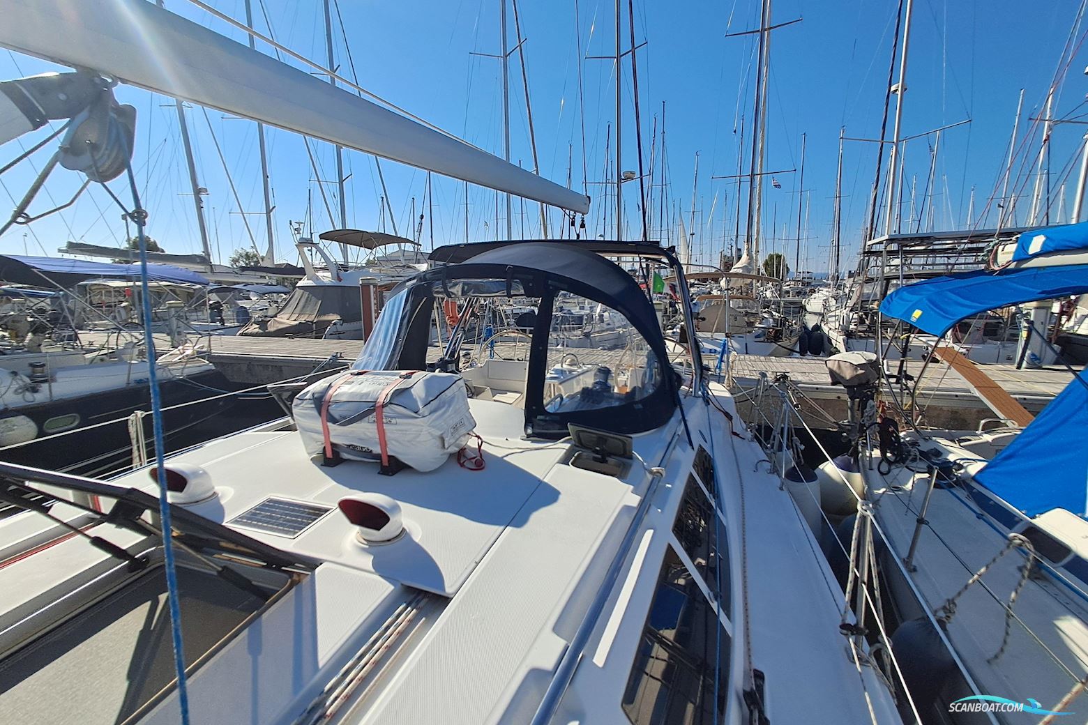 Hunter 39