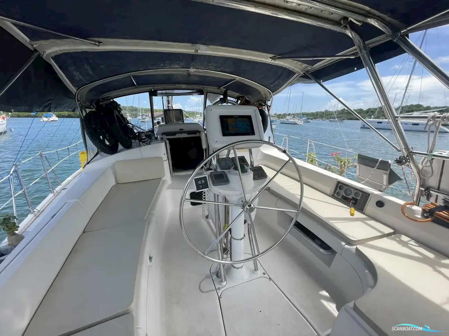 Hunter 44