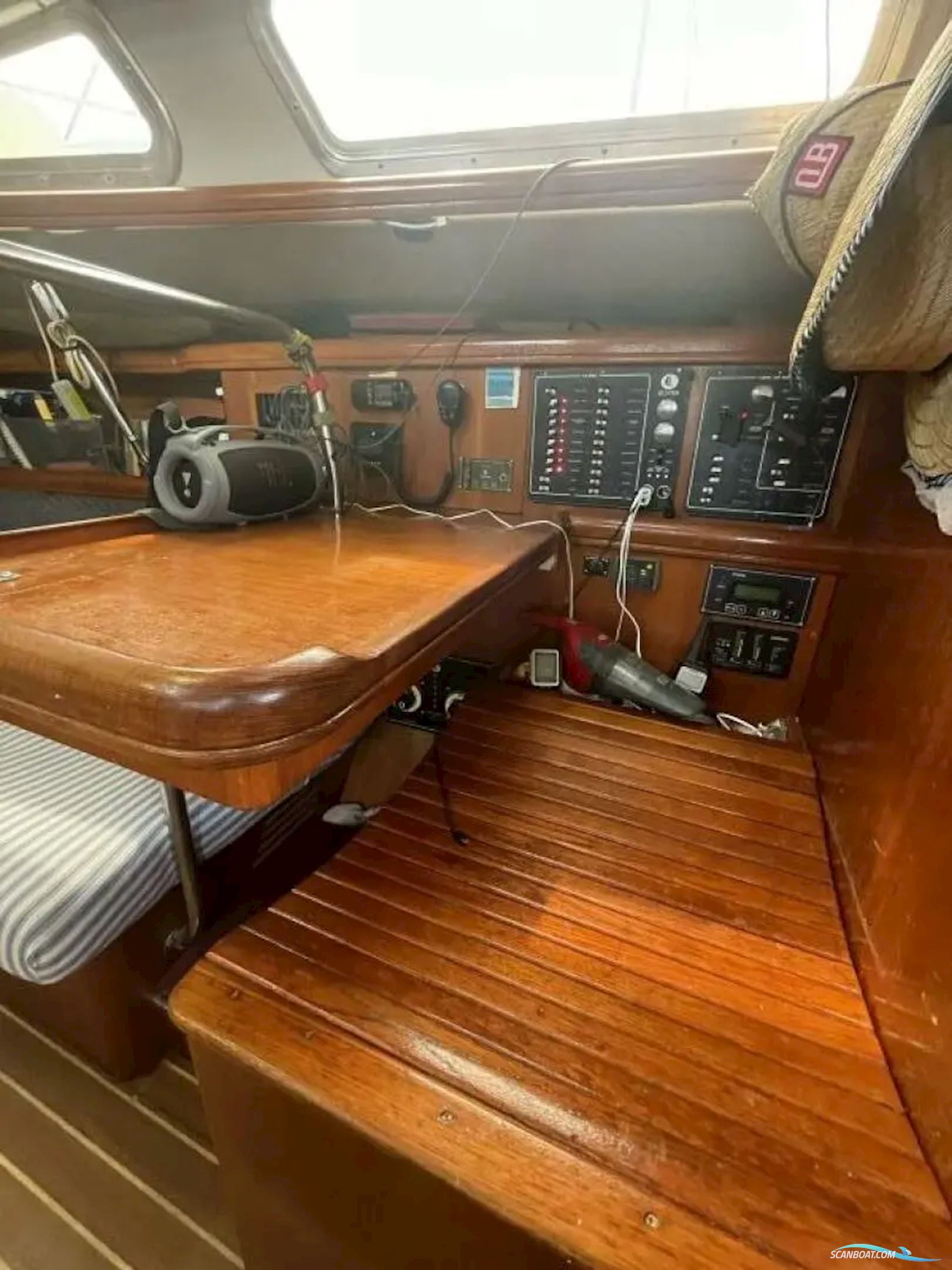Hunter 44