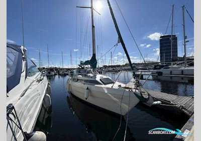 Hunter Horizon 32 Wheelhouse Segelboot 1987, mit Yanmar 2GM20F motor, England