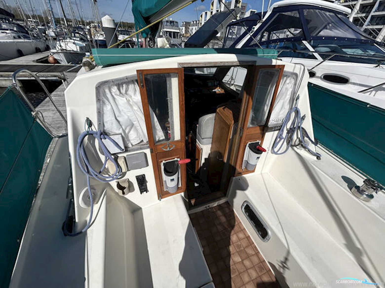 Hunter Horizon 32 Wheelhouse